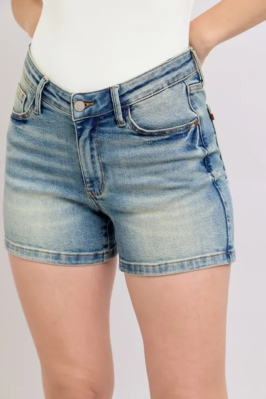 Judy Blue V-Front Vintage Wash Shorts MD / S MD / M MD / L MD / S-MD / M-MD / L-MD / 2XL-MD / 3XL-MD / 1XL-