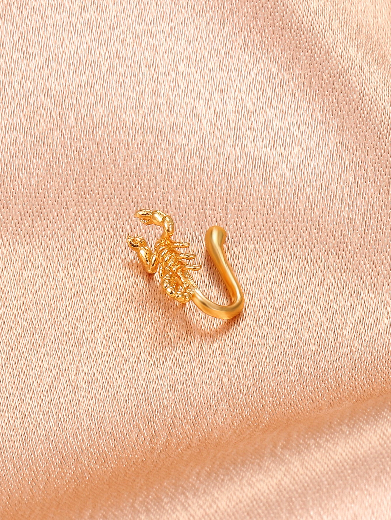 Scorpion Nose Clip - Stylish Fake Piercing Ornament for Everyday Wear Silver / one-size Yellow Gold / one-size