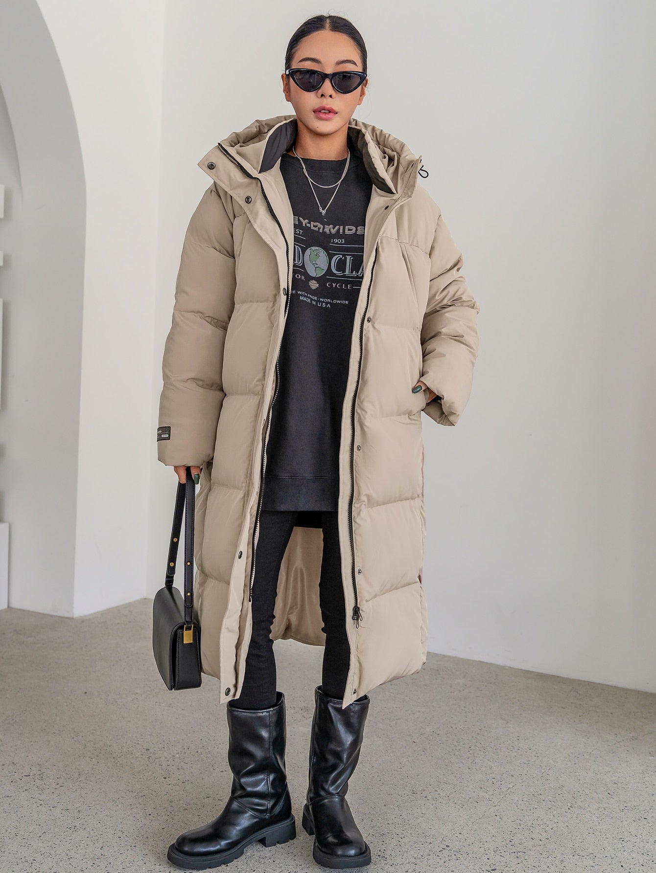 Women’s Thick Drawstring Hooded Puffer Coat with Letter Patches and Pockets