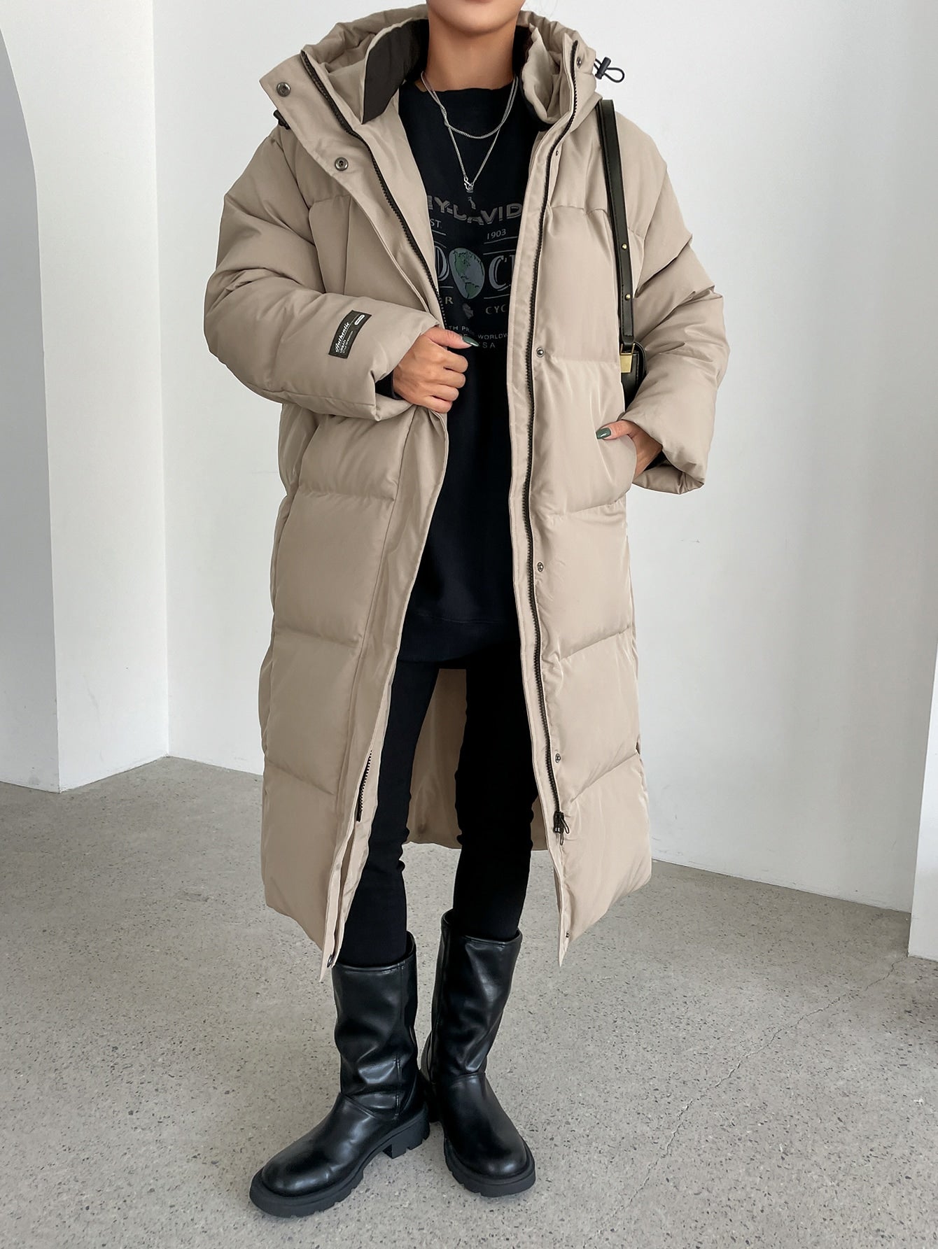 Women’s Thick Drawstring Hooded Puffer Coat with Letter Patches and Pockets