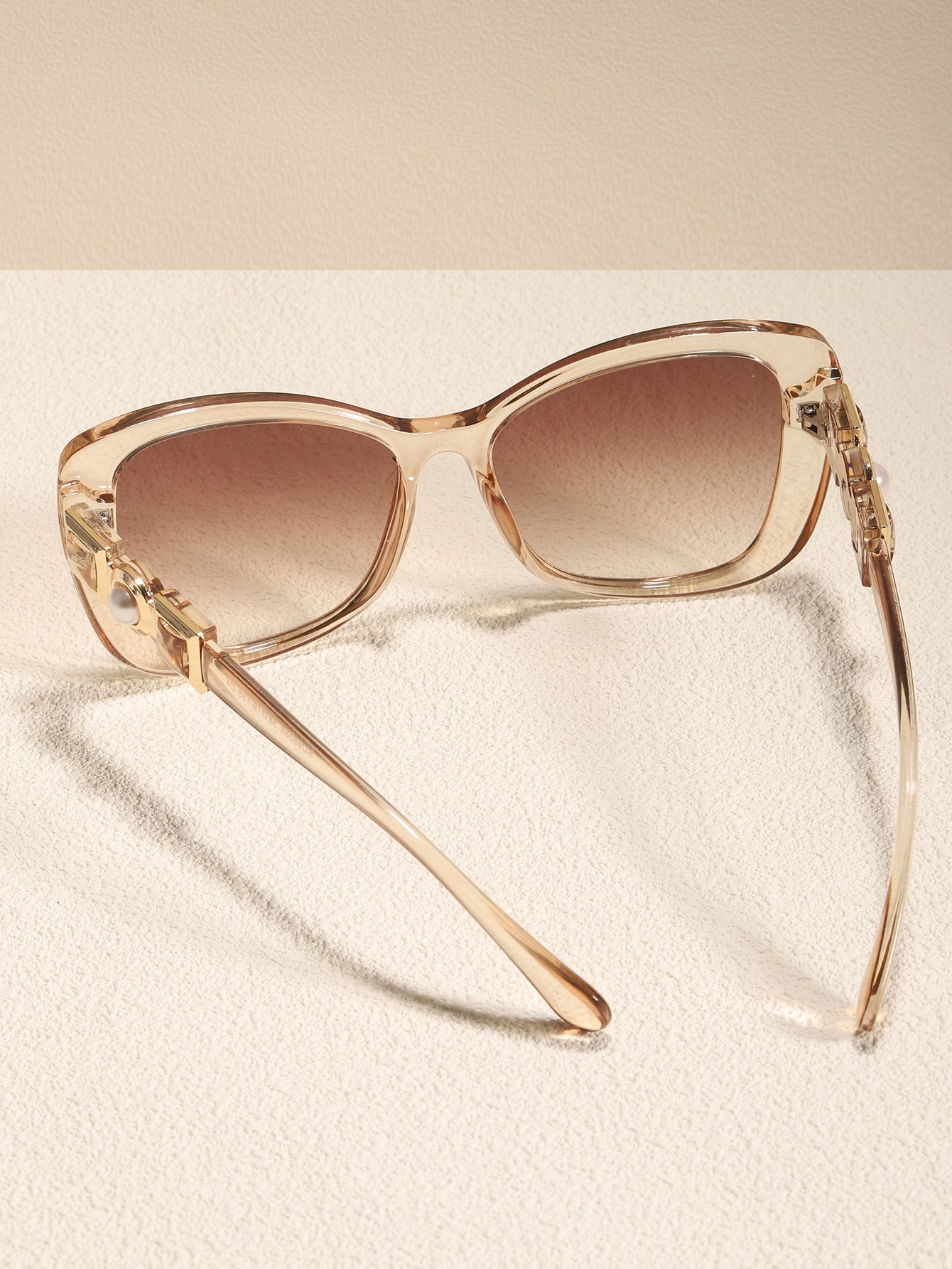 Chic Cat Eye Faux Pearl Sunglasses: Trendy Accessory for Stylish Women Color-2 Color-3