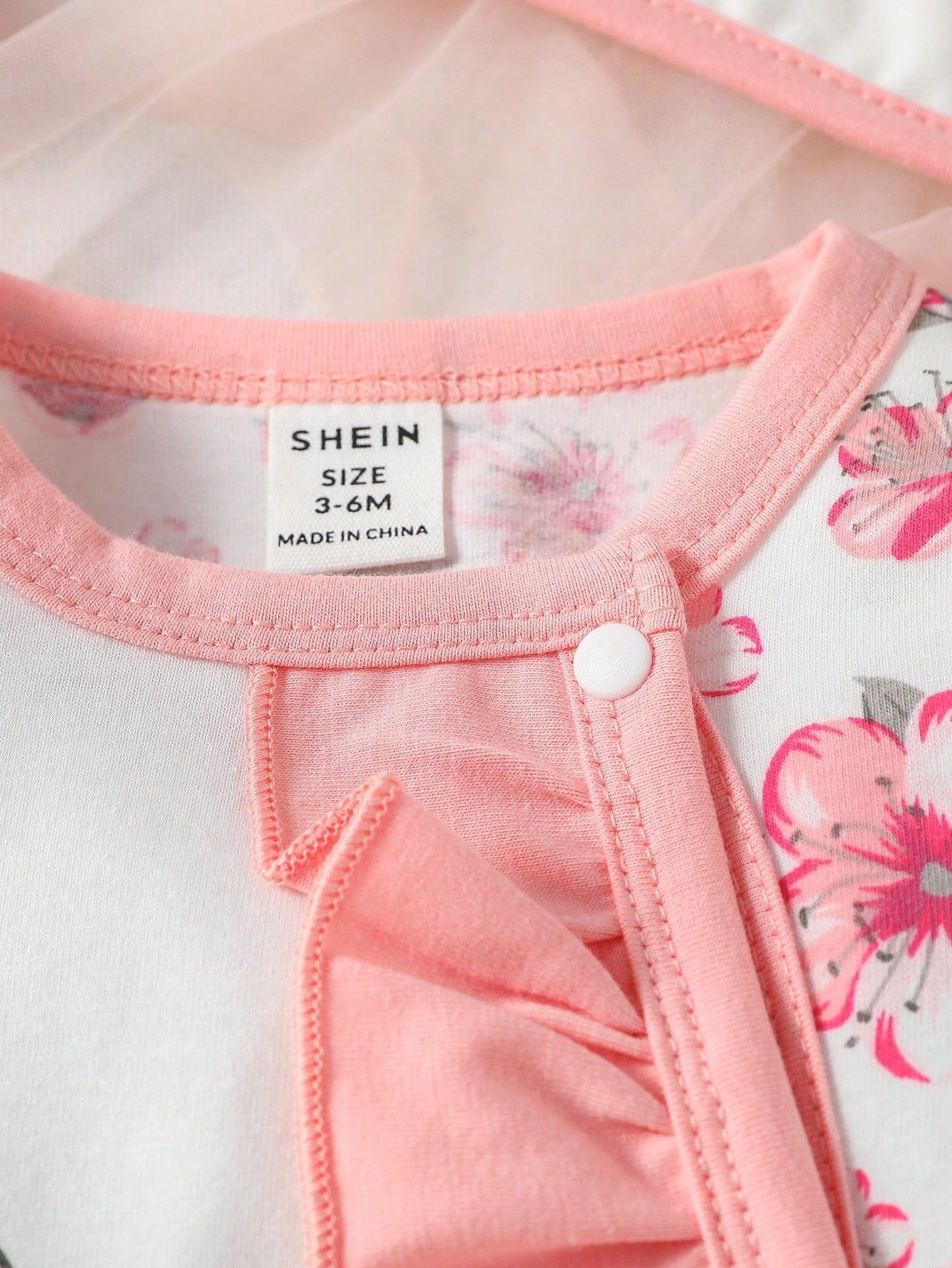 Charming Floral Print Ruffle Trim Jumpsuit Set for Baby Girls - Includes Headband, Bib, and Gloves 0-1M 1-3M