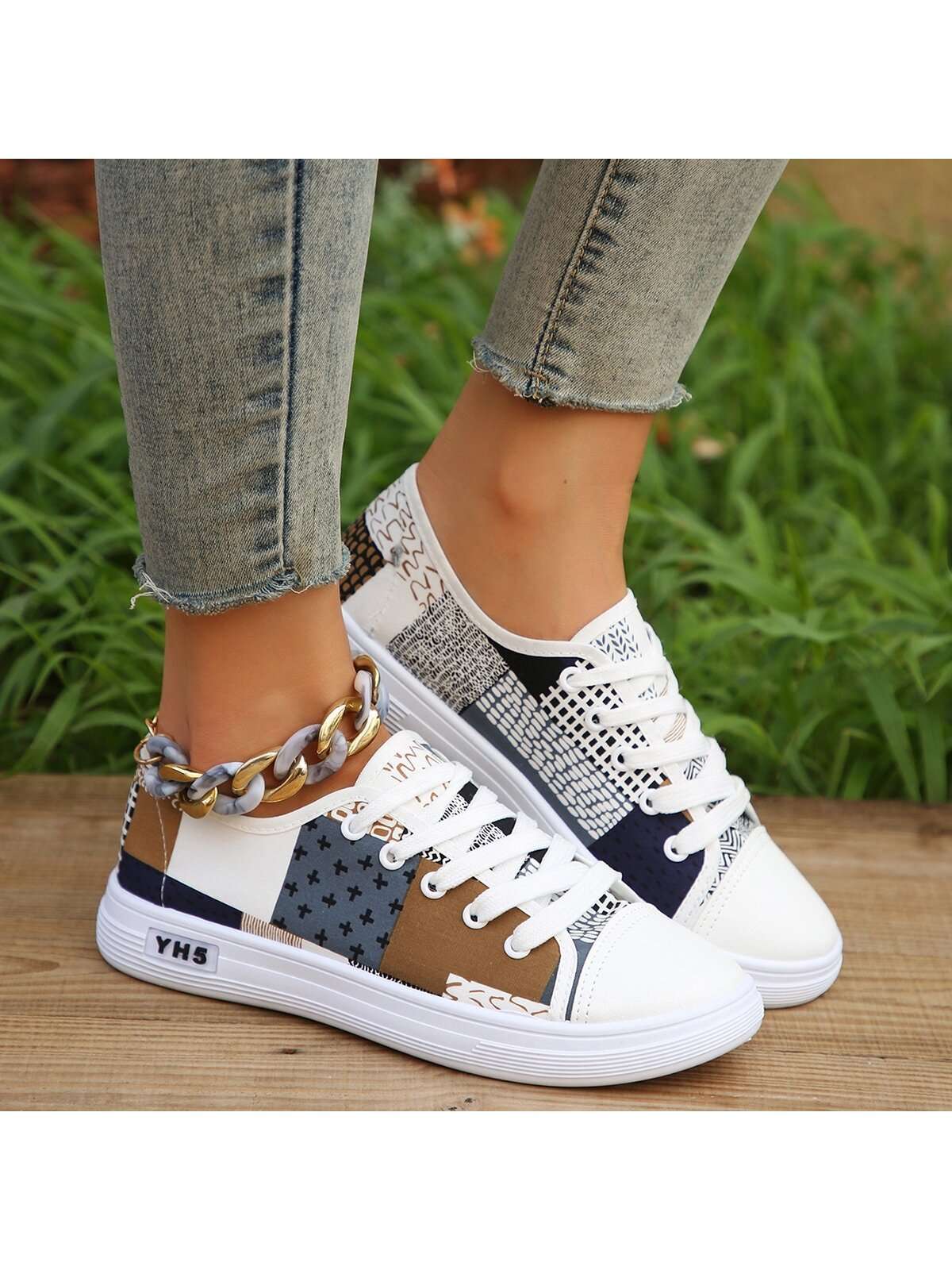 Trendy Women's Lightweight Canvas Lace-Up Shoes - Breathable & Anti-Slip