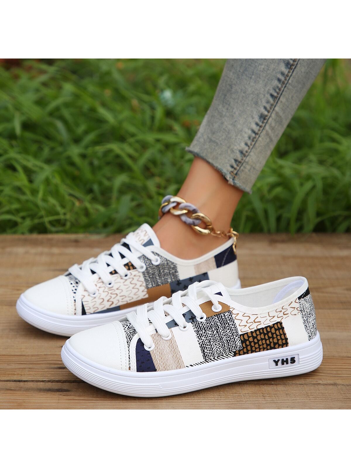 Trendy Women's Lightweight Canvas Lace-Up Shoes - Breathable & Anti-Slip