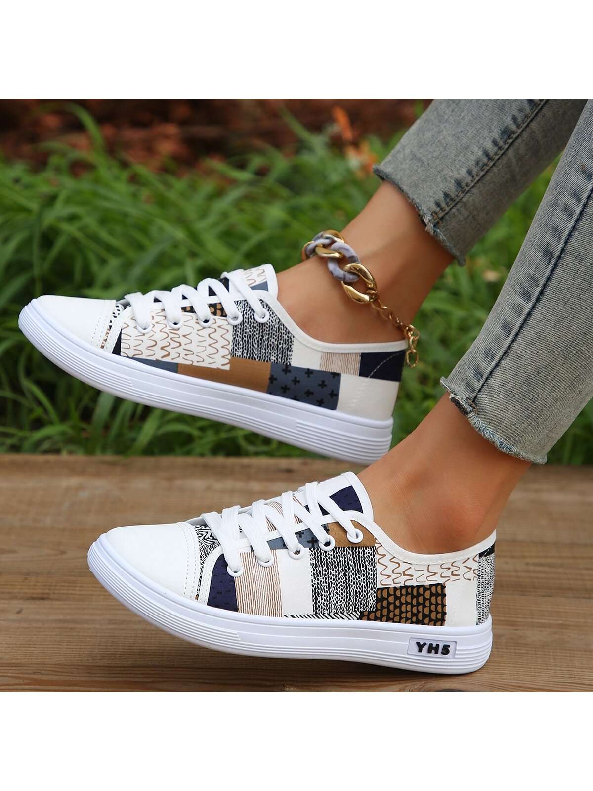 Trendy Women's Lightweight Canvas Lace-Up Shoes - Breathable & Anti-Slip