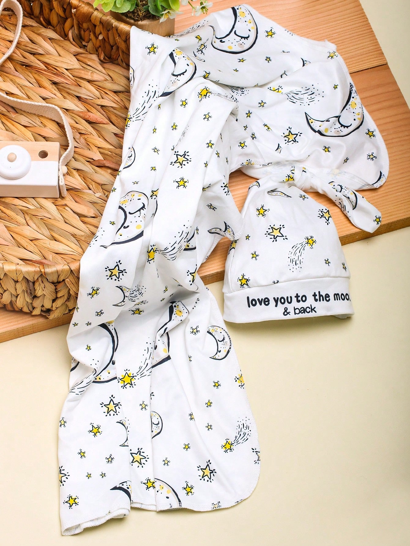 Adorable Newborn Baby Boy Star & Moon Print Blanket and Hat Photo Set