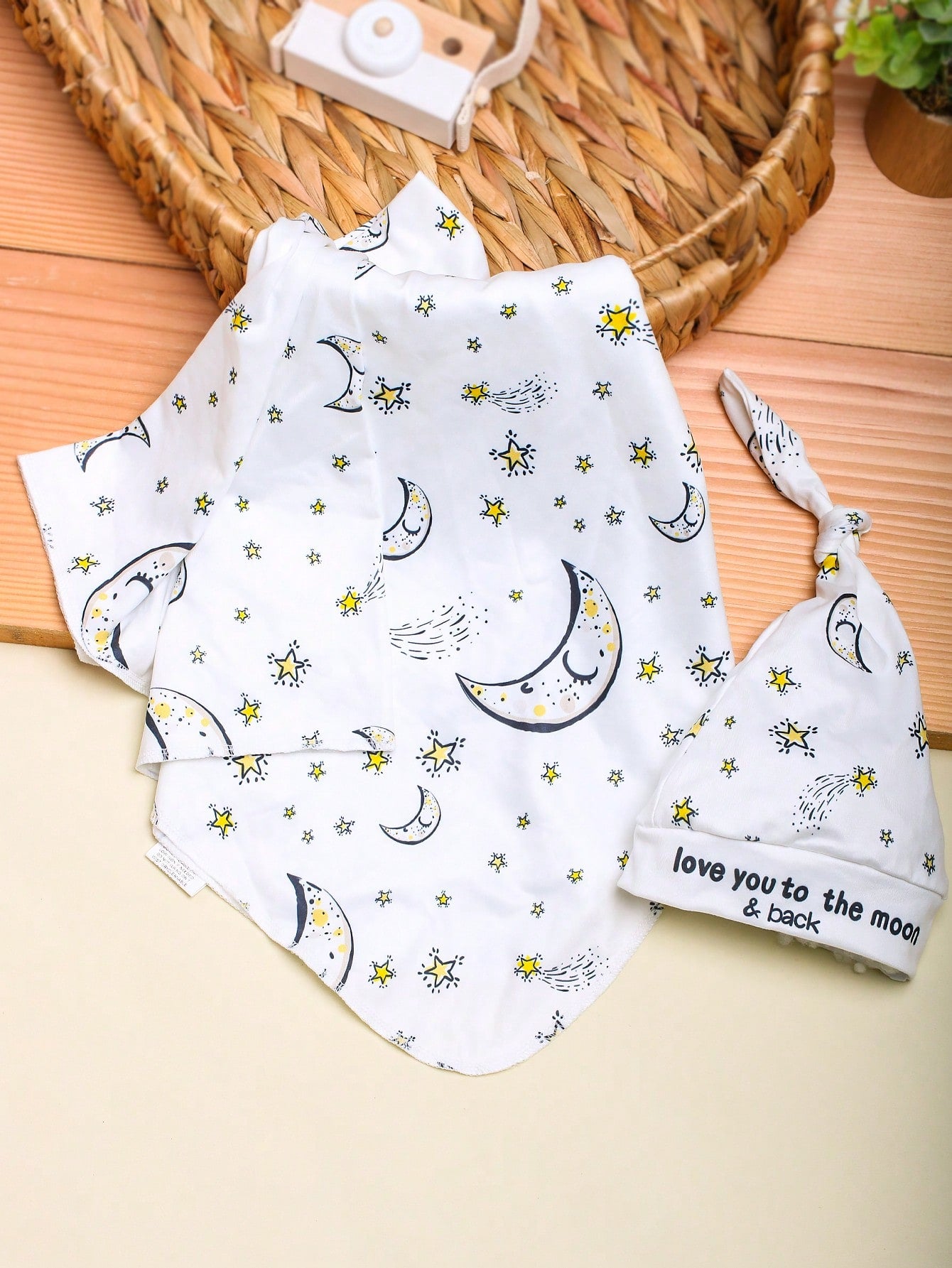 Adorable Newborn Baby Boy Star & Moon Print Blanket and Hat Photo Set