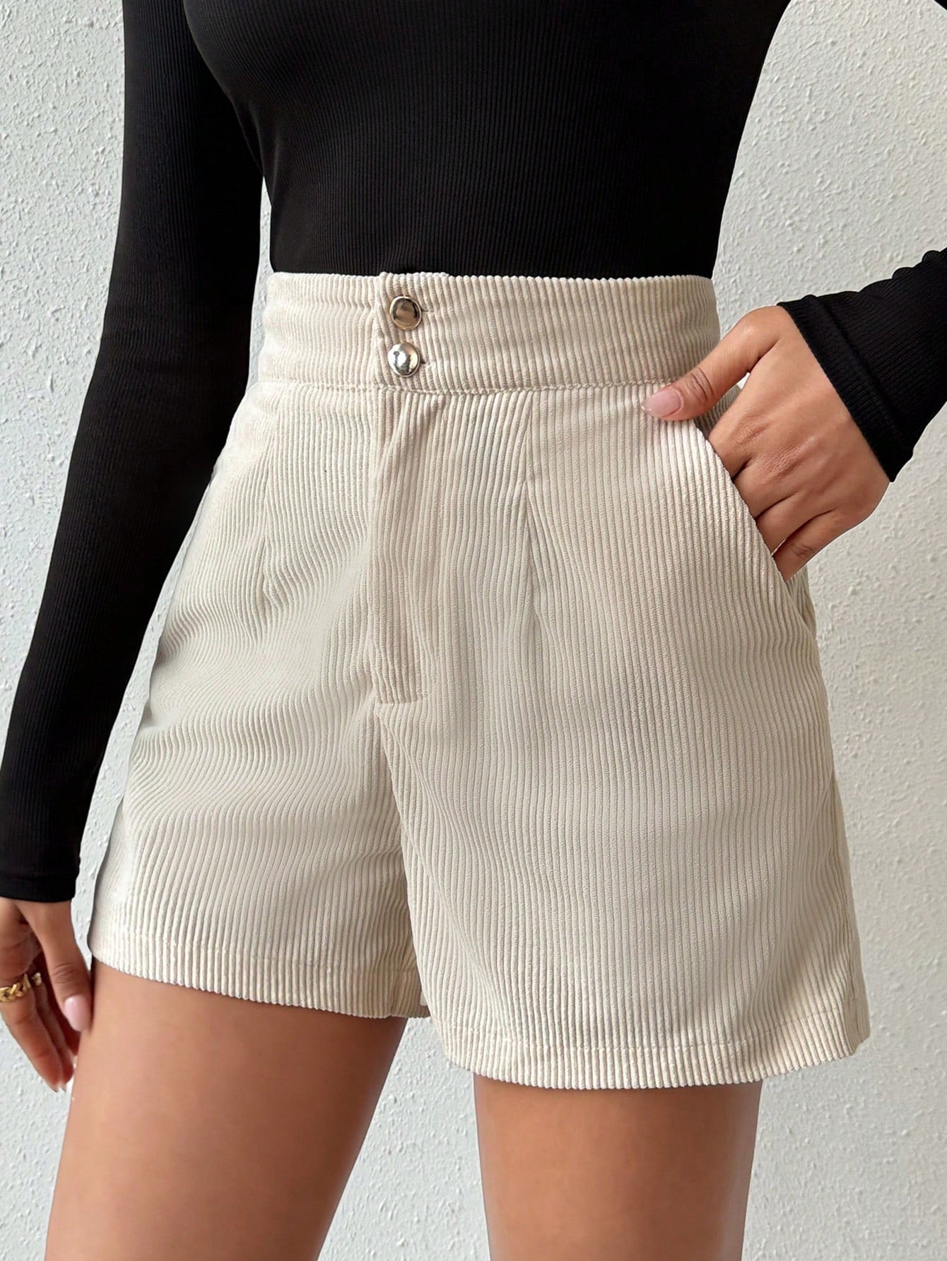 Chic Plaid Casual Shorts for Effortless Everyday Style