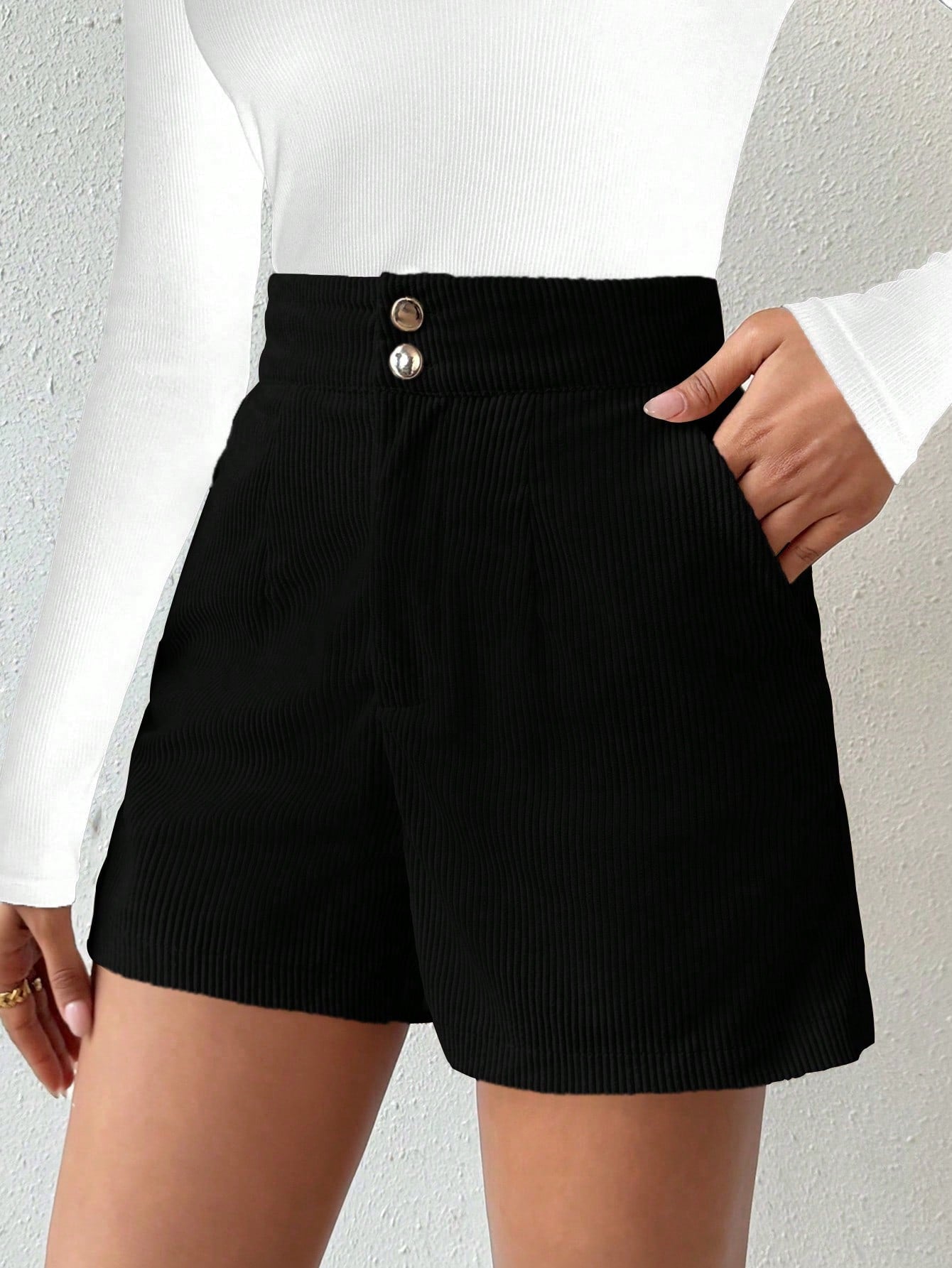 Chic Plaid Casual Shorts for Effortless Everyday Style