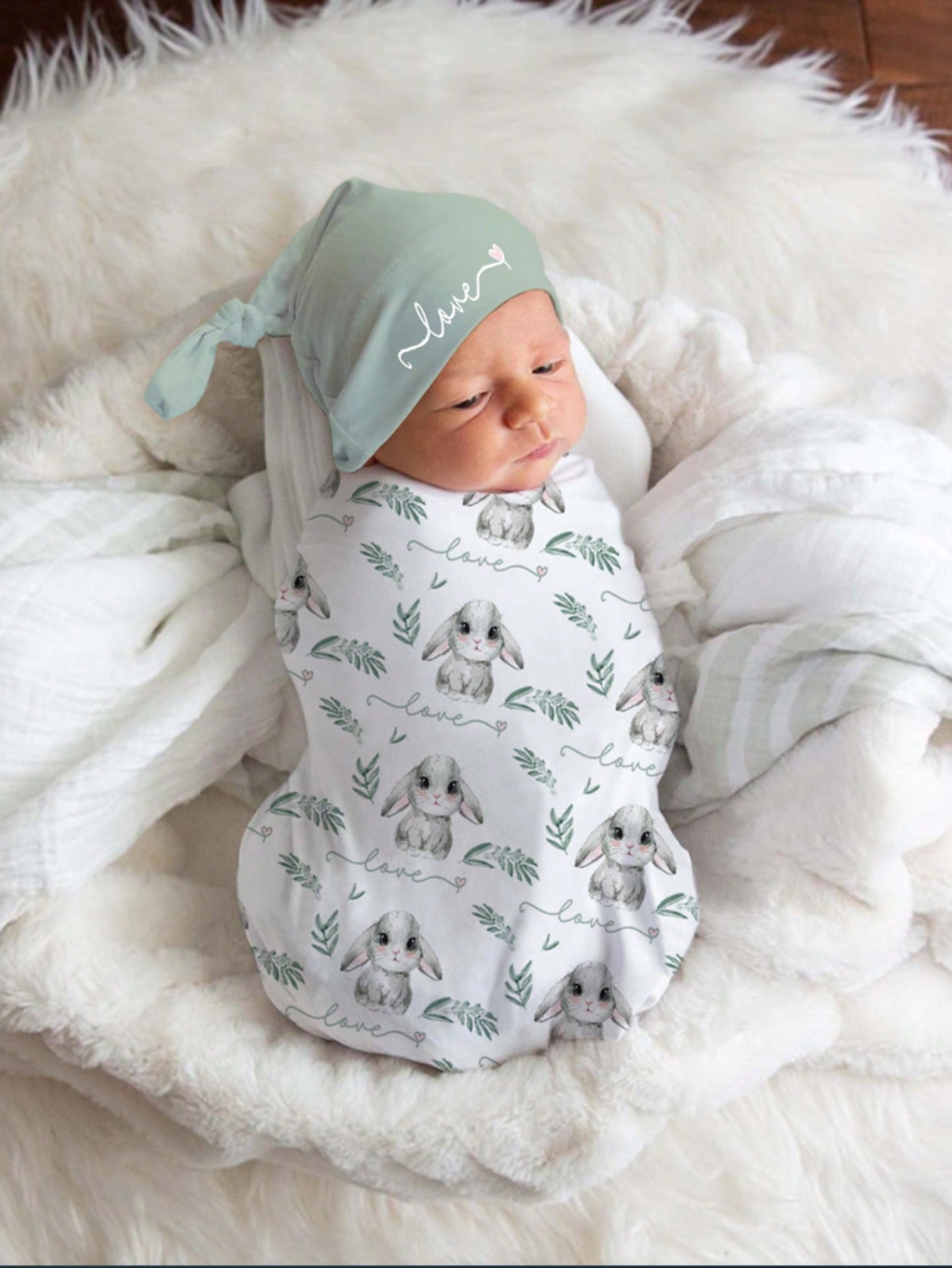 Adorable Rabbit Print Swaddle Blanket and Hat Set for Newborn Baby Boys – Perfect for Photography Props