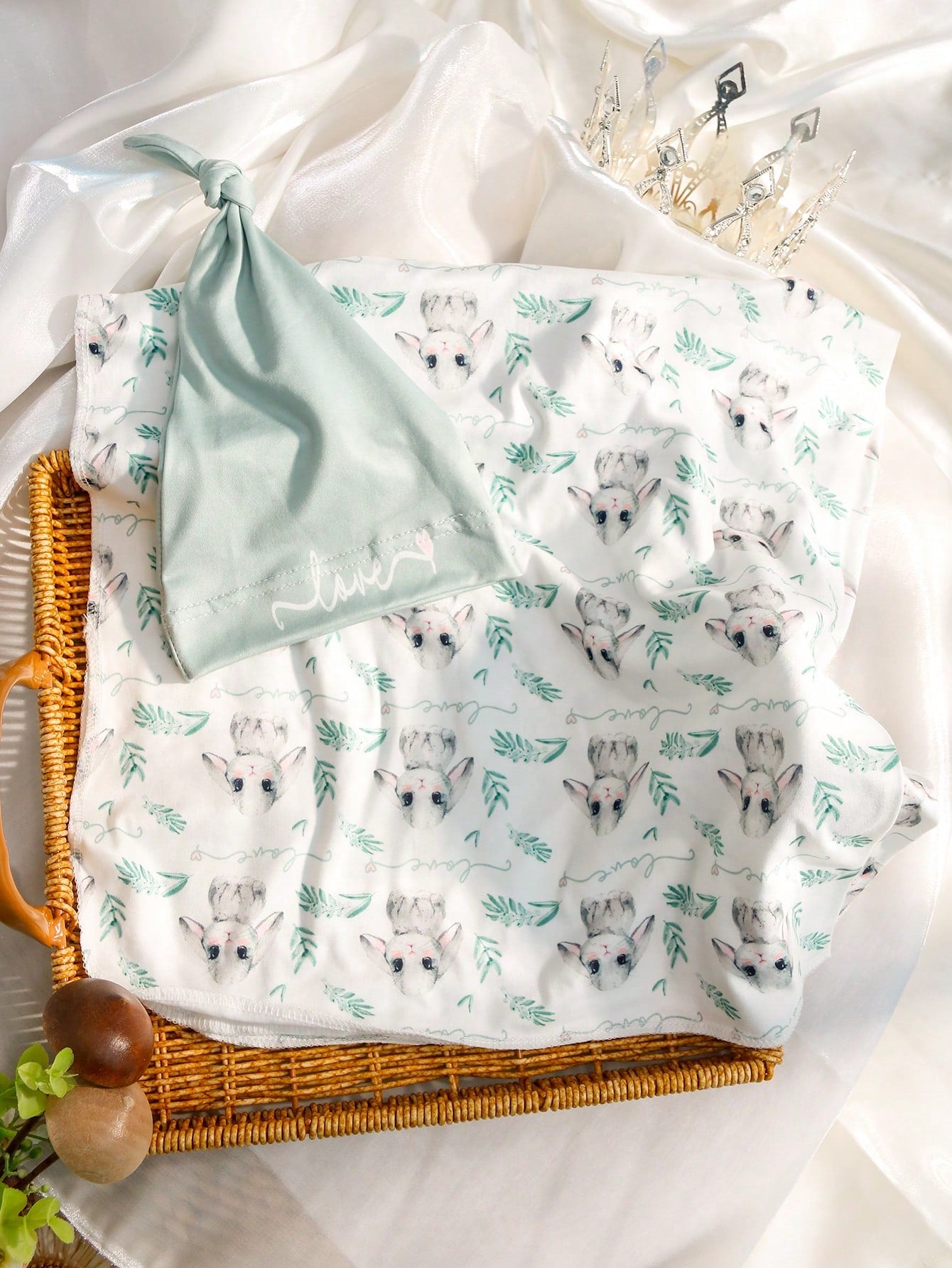Adorable Rabbit Print Swaddle Blanket and Hat Set for Newborn Baby Boys – Perfect for Photography Props