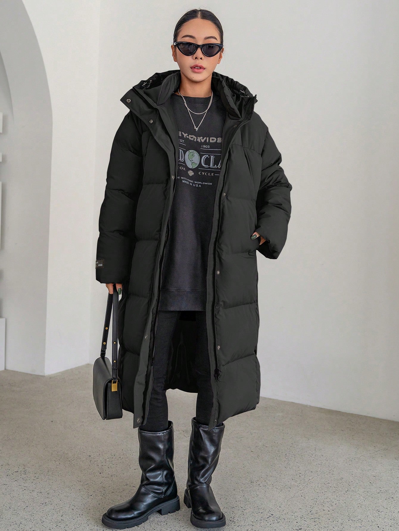 Women’s Thick Drawstring Hooded Puffer Coat with Letter Patches and Pockets