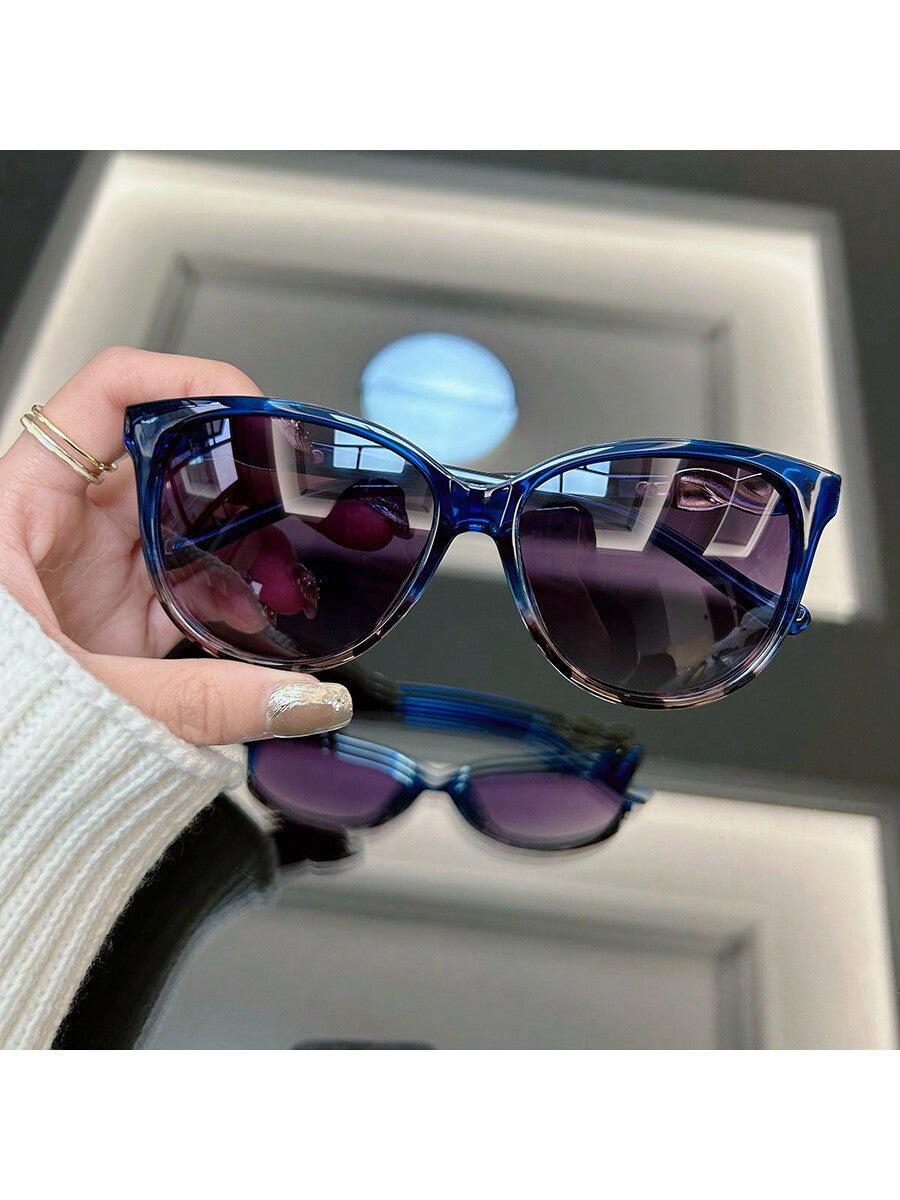 Retro Elegance: Vintage Cat Eye Sunglasses for Fashion-Forward Women Grey Multicolor