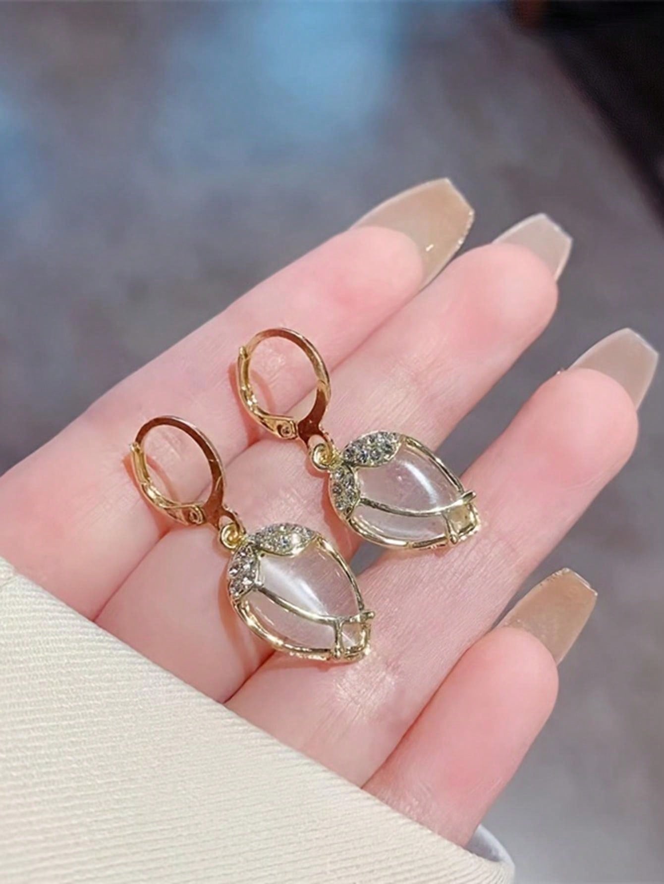 Charming Tulip-Shaped Imitation Opal Earrings - Perfect for Girls' Fashion Tulip Cat's Eye Earrings