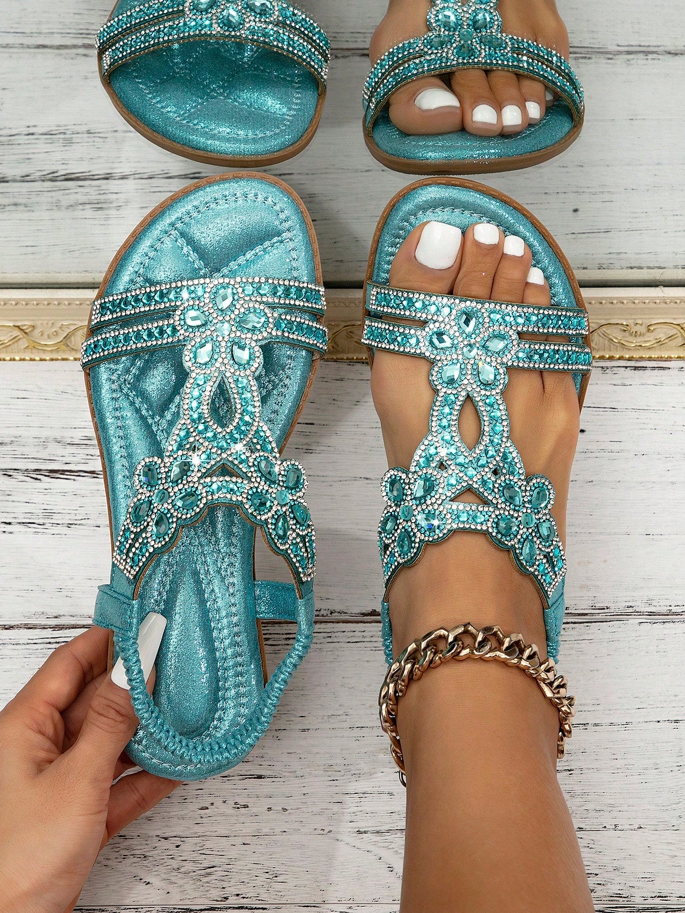 Stylish Plus-Size Round Toe Sandals for Women with Rhinestone Detail CN36 CN37 CN38 CN36-CN37-CN38-CN39-CN40-CN41-CN46-