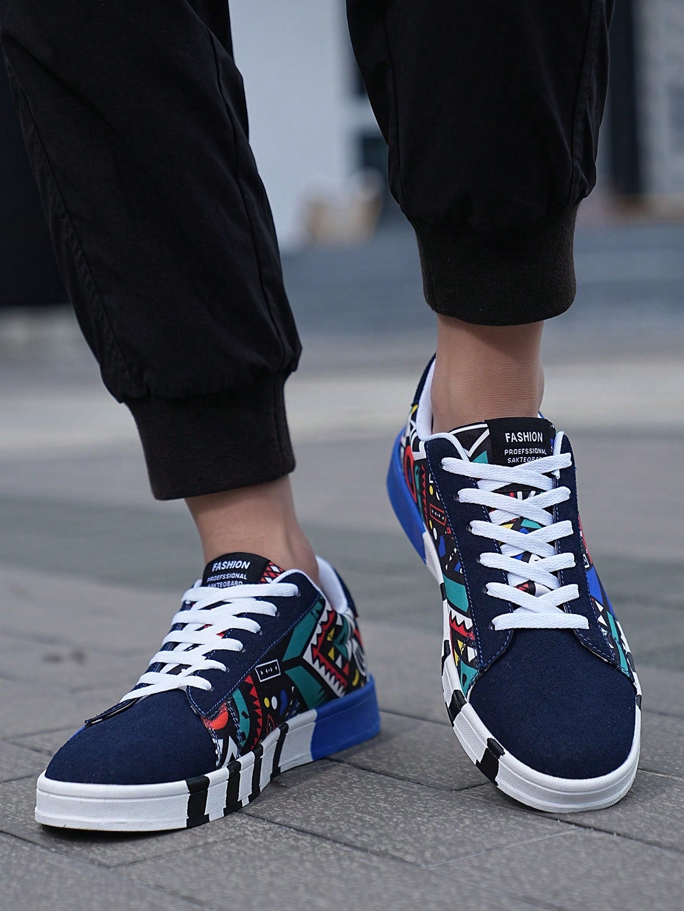 Trendy Men's Geometric Graffiti Canvas Sneakers – Stylish Lace-Up Sports & Skate Shoes Black / EUR36 Black / EUR37