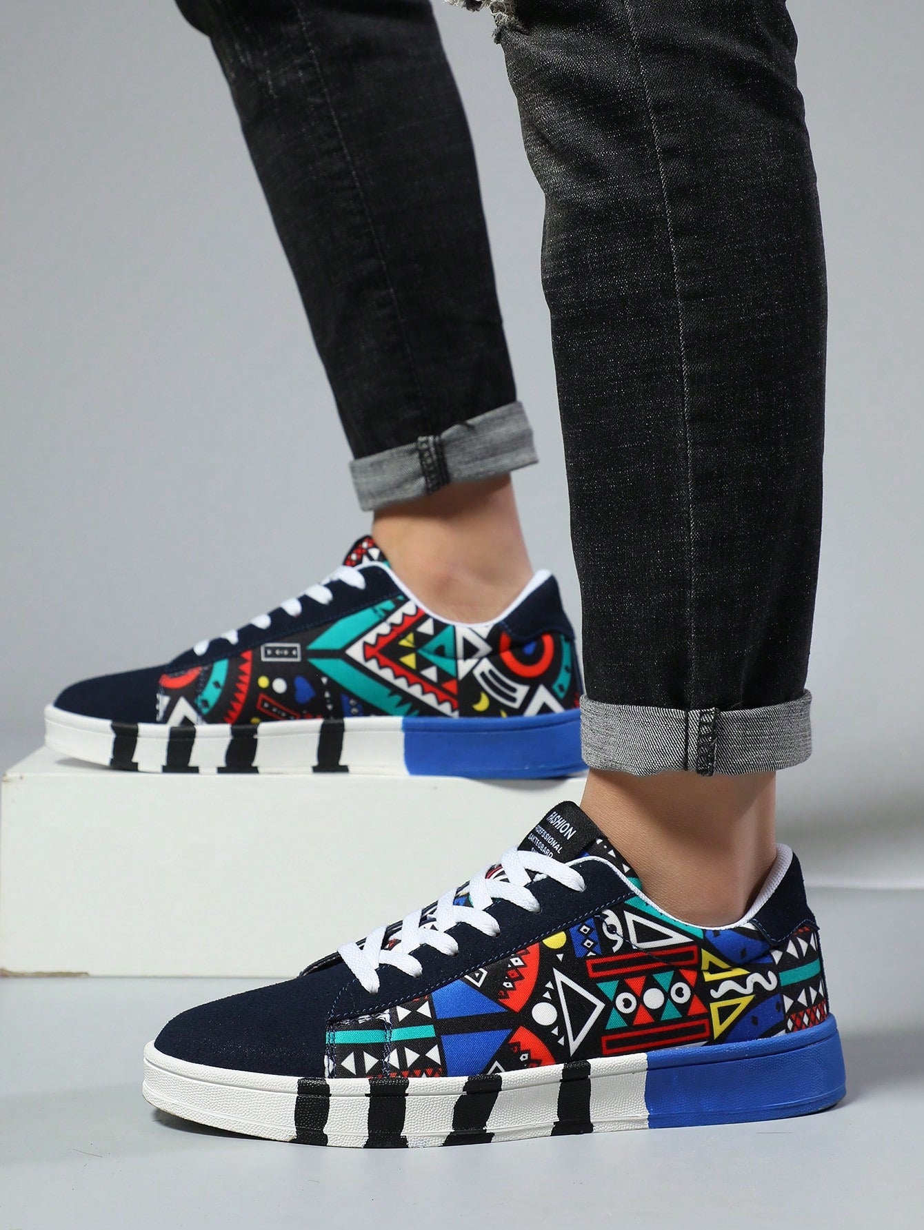 Trendy Men's Geometric Graffiti Canvas Sneakers – Stylish Lace-Up Sports & Skate Shoes Black / EUR36 Black / EUR37