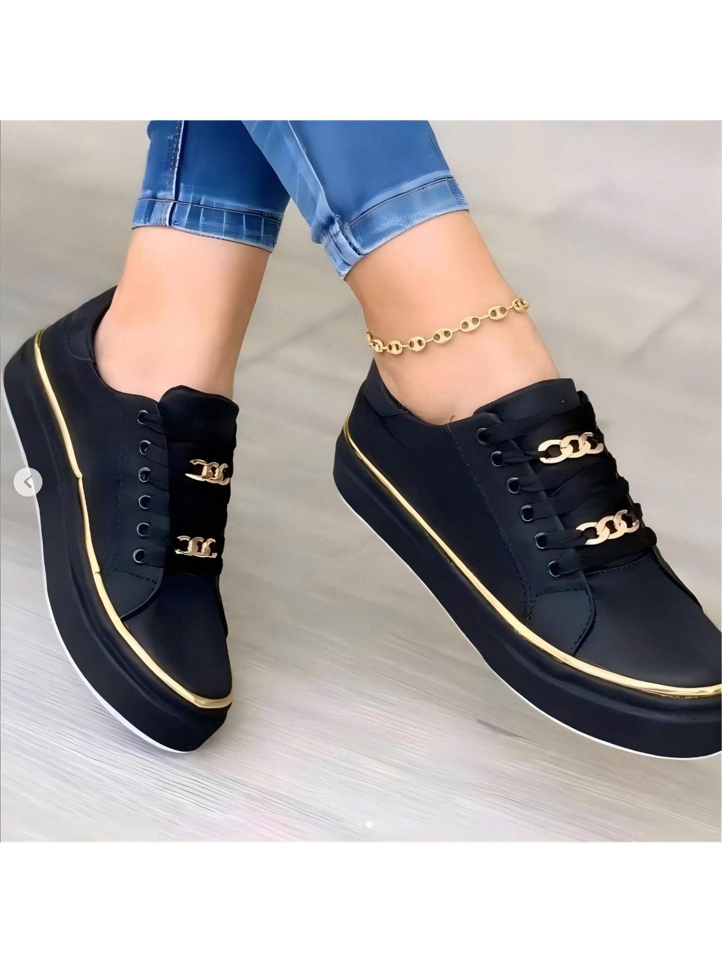 Stylish Round Toe Low-Top Canvas Sneakers for Women with Anti-Slip Sole Black