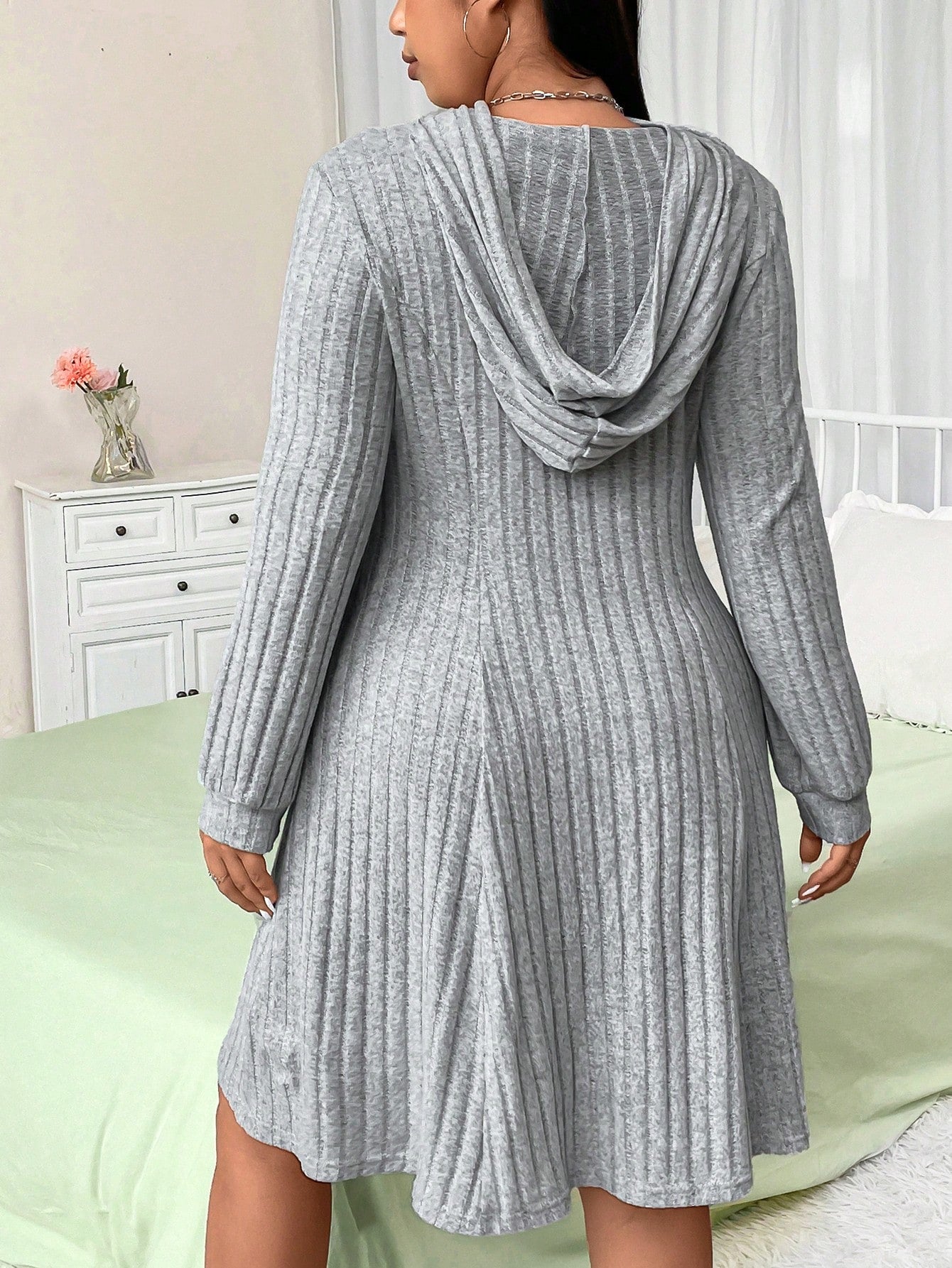 Effortlessly Chic: Plus Size Hooded Casual Long Sleeve Dress