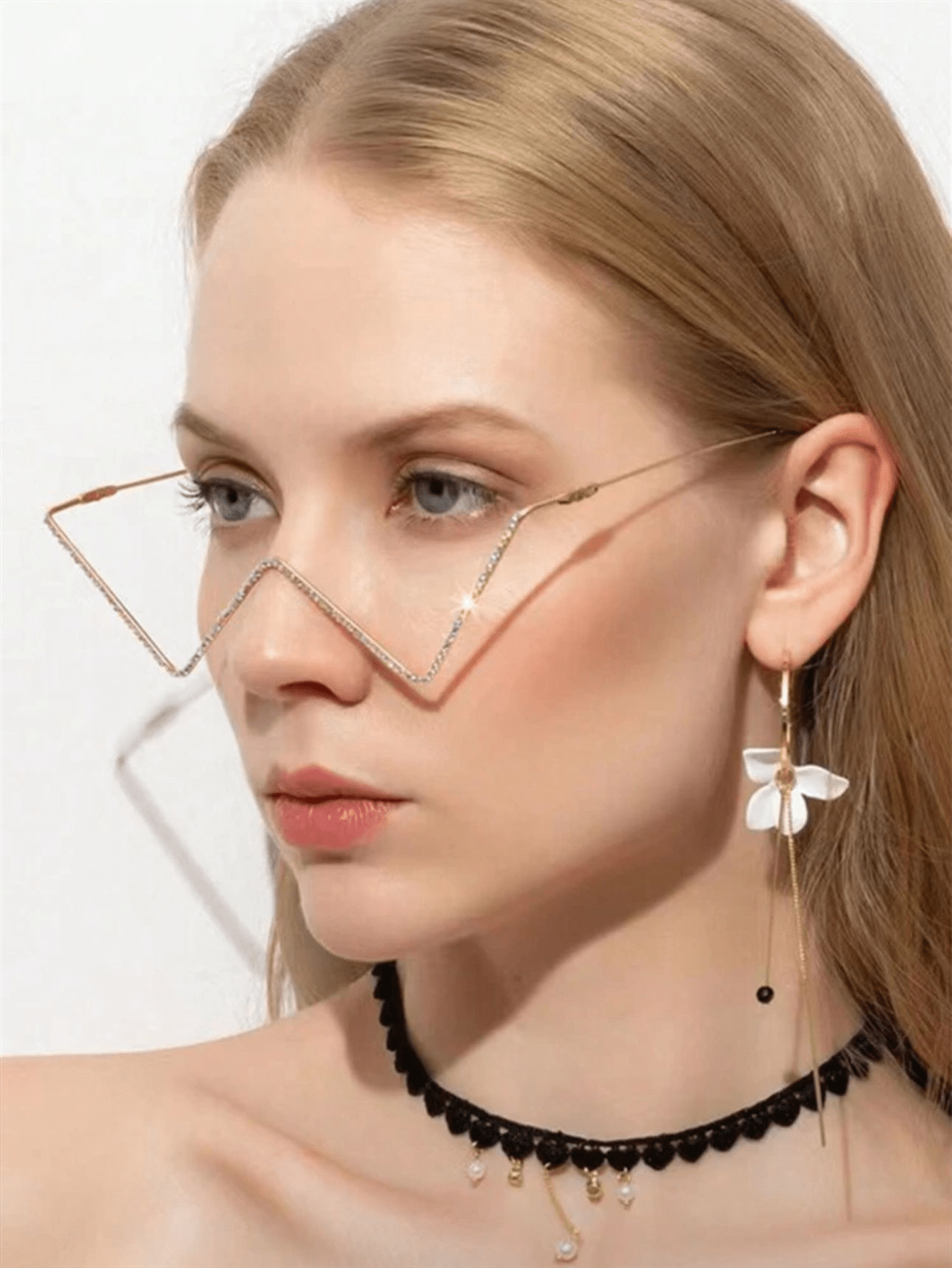 Chic Rhinestone-Embellished W-Shaped Eyeglass Frame