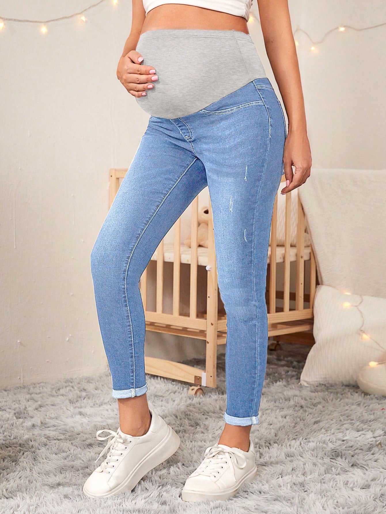 Chic and Comfy: Maternity High-Waist Ripped Skinny Jeans Dark Wash / S Dark Wash / M