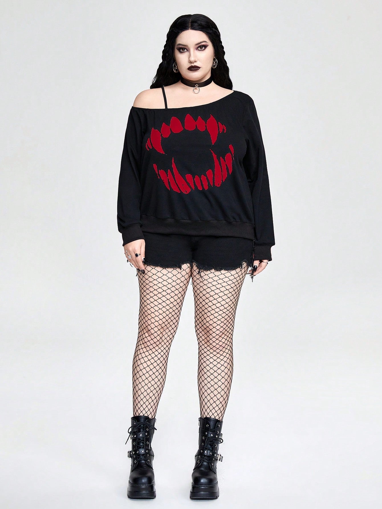 Gothic Vibes: Asymmetric Fang Print Plus Size Long Sleeve Sweatshirt for Women Black / 1XL Black / 2XL