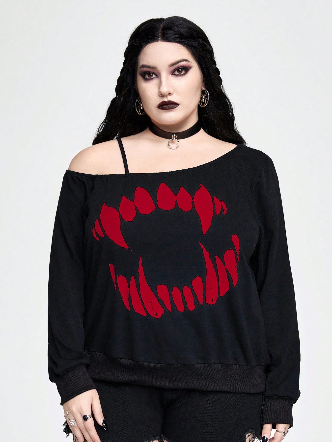 Gothic Vibes: Asymmetric Fang Print Plus Size Long Sleeve Sweatshirt for Women Black / 1XL Black / 2XL