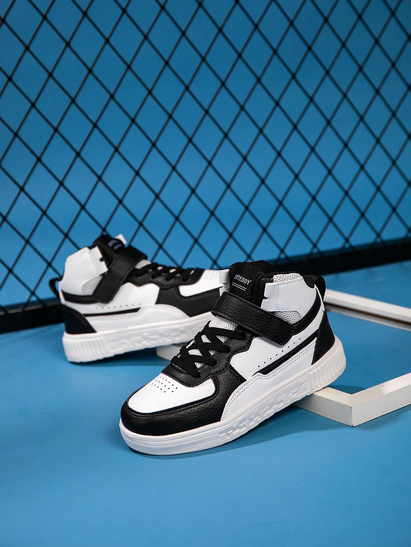 Trendy High-Top Sports Sneakers for Kids - Lightweight, Breathable & Slip-On Black and White