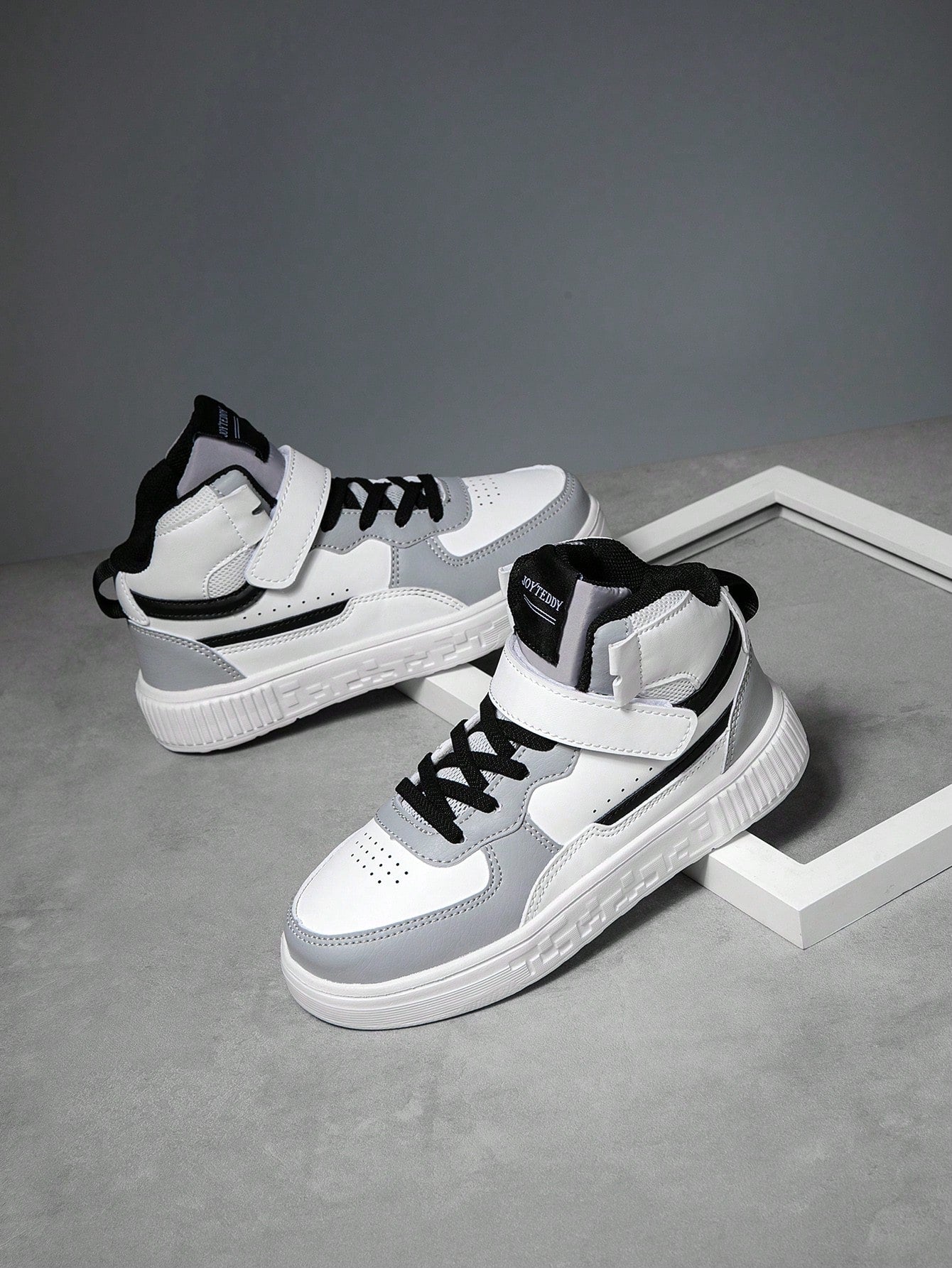Trendy High-Top Sports Sneakers for Kids - Lightweight, Breathable & Slip-On Light Grey