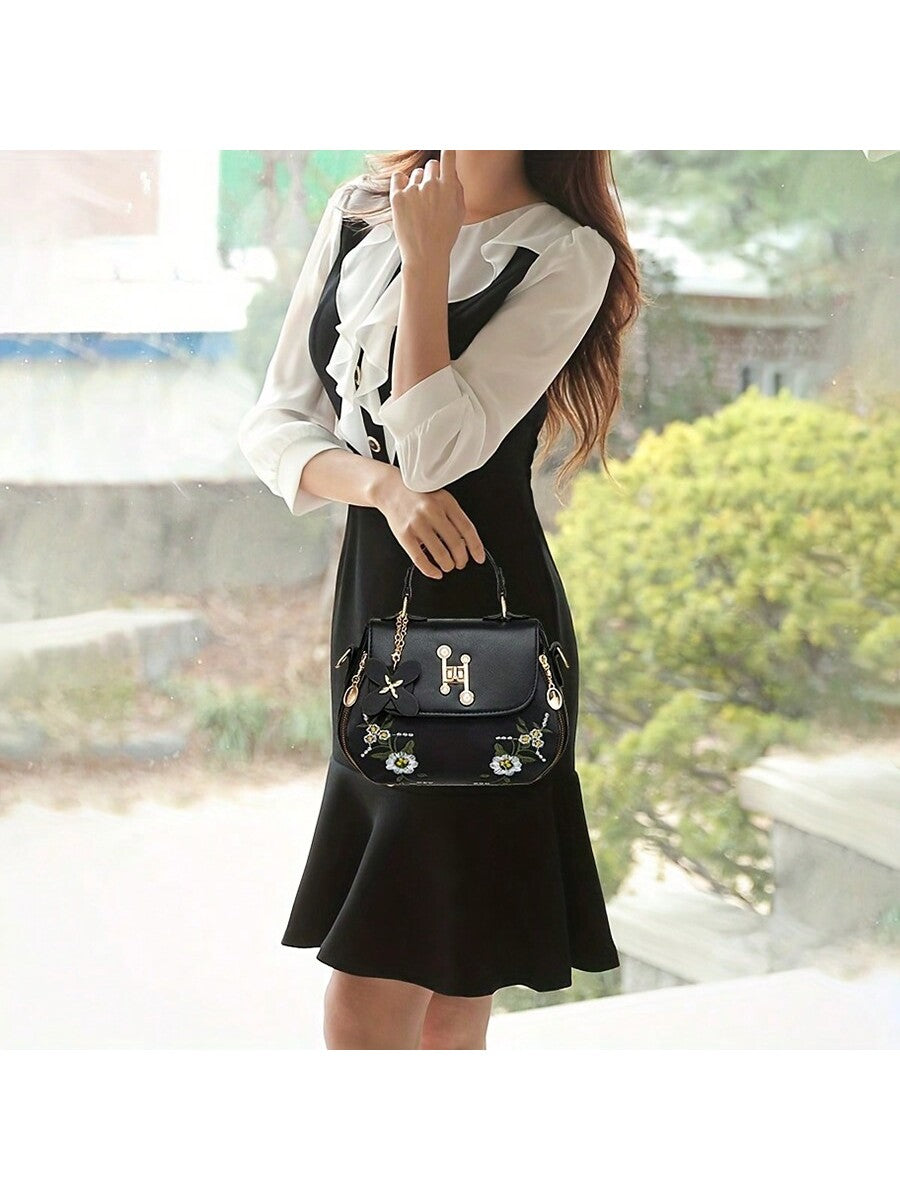 Chic Floral Satchel: Elegant Small Handbag for the Fashion-Forward Woman