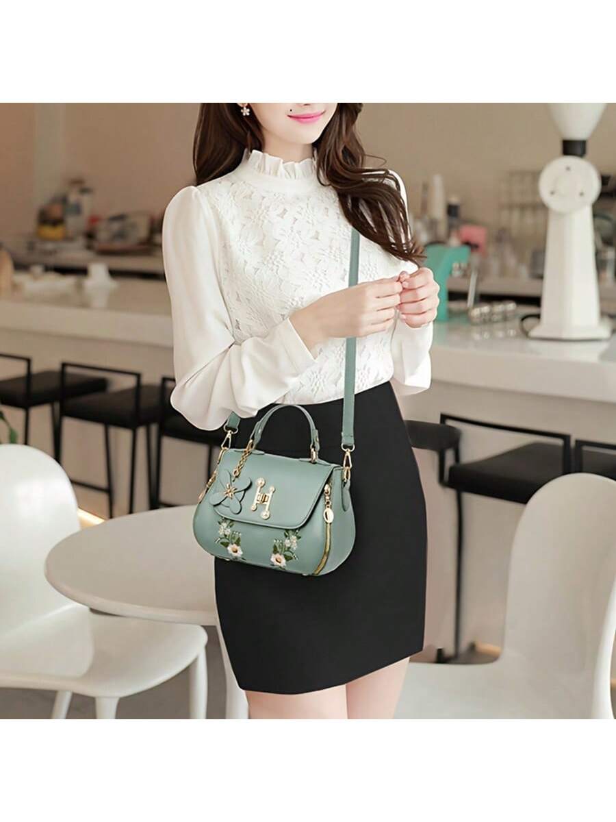 Chic Floral Satchel: Elegant Small Handbag for the Fashion-Forward Woman