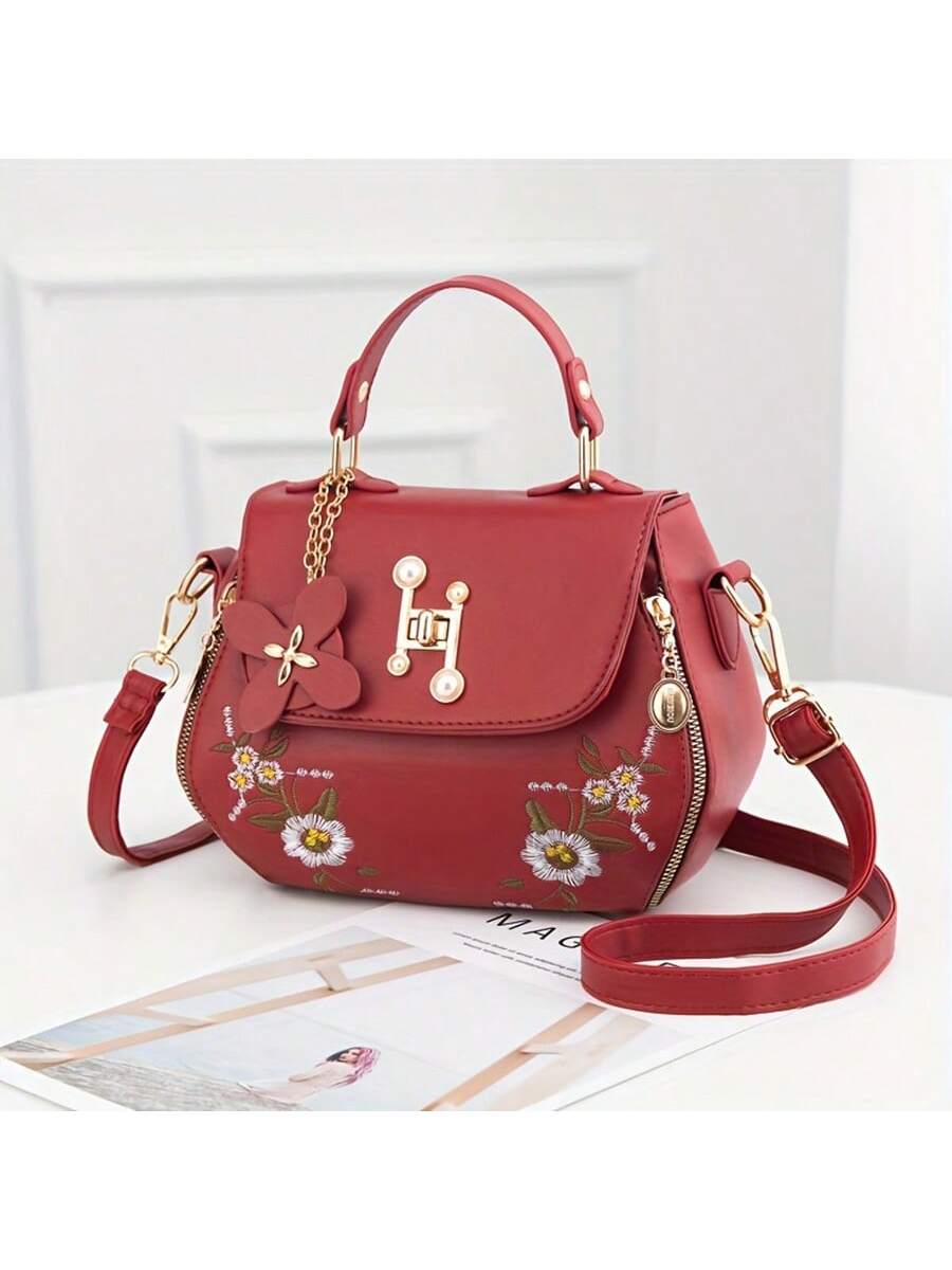 Chic Floral Satchel: Elegant Small Handbag for the Fashion-Forward Woman