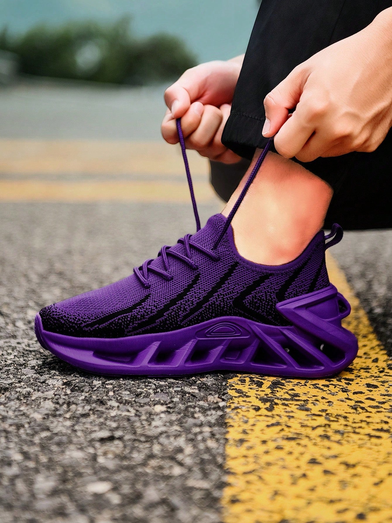 Men's Shock-Absorbing Blade Design Running Sneakers - Breathable Knit Performance Shoes EUR37 EUR38