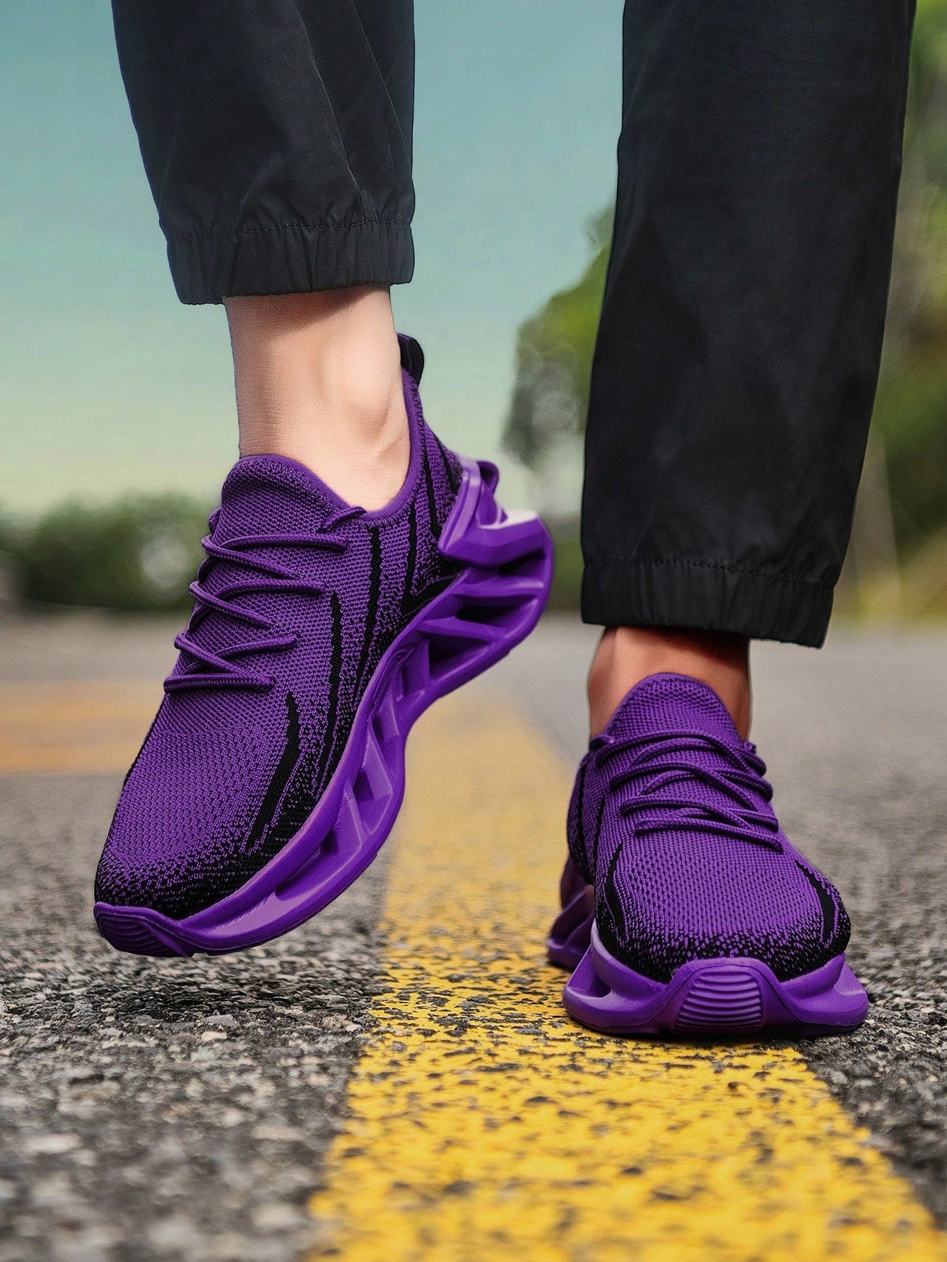 Men's Shock-Absorbing Blade Design Running Sneakers - Breathable Knit Performance Shoes EUR37 EUR38