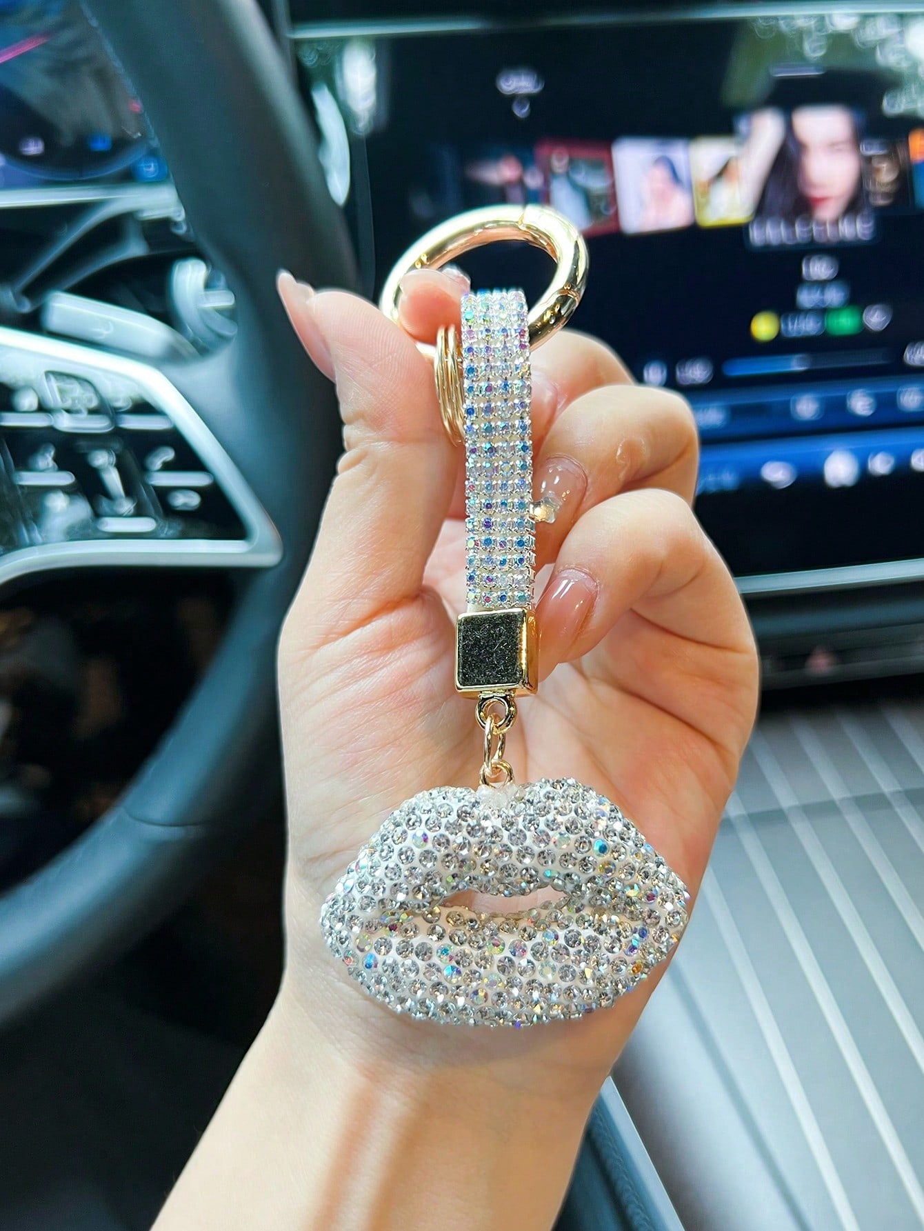Sparkling Rhinestone Lips Keychain - Perfect Valentine's Day Gift! Pink White
