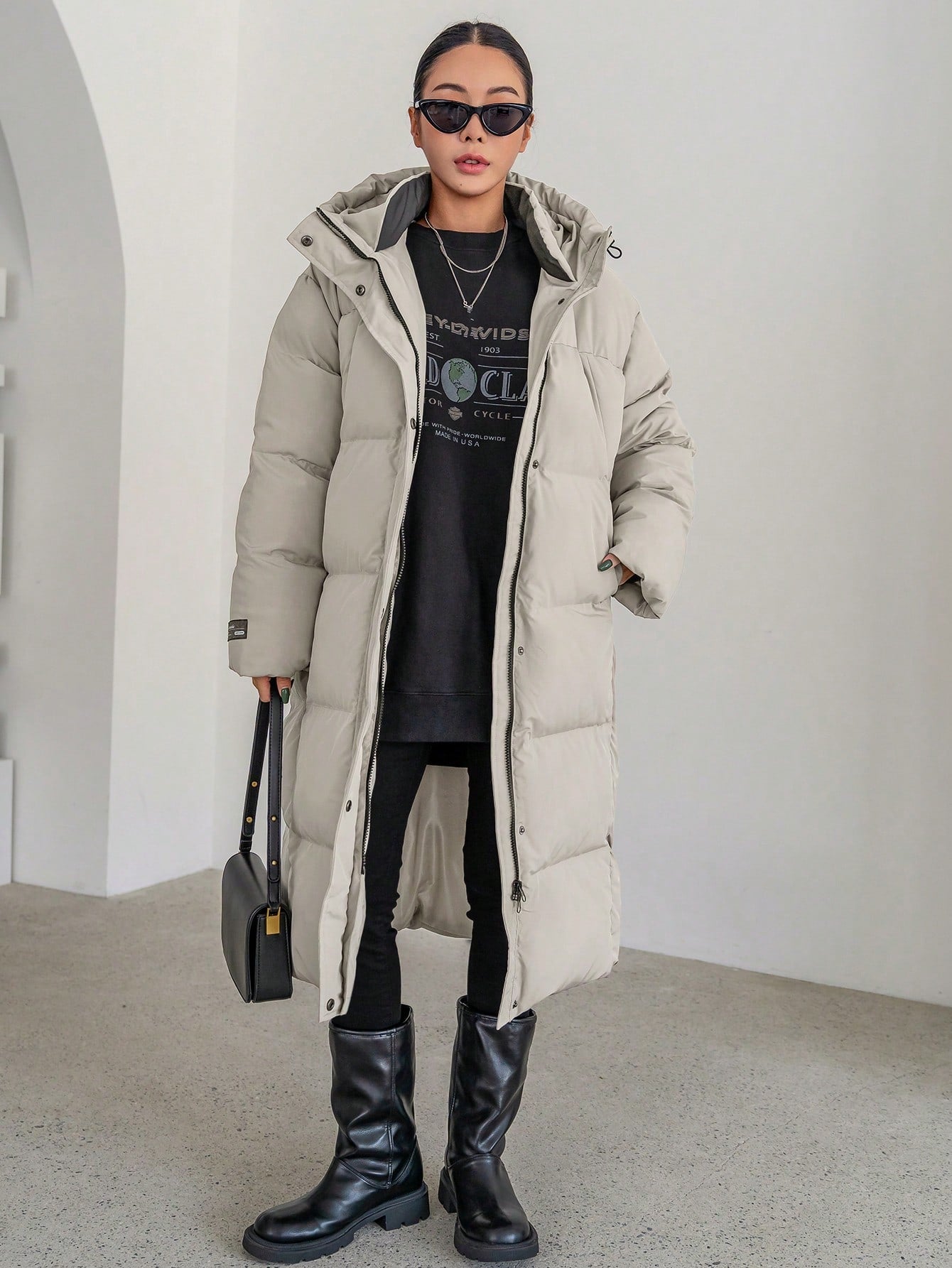 Women’s Thick Drawstring Hooded Puffer Coat with Letter Patches and Pockets