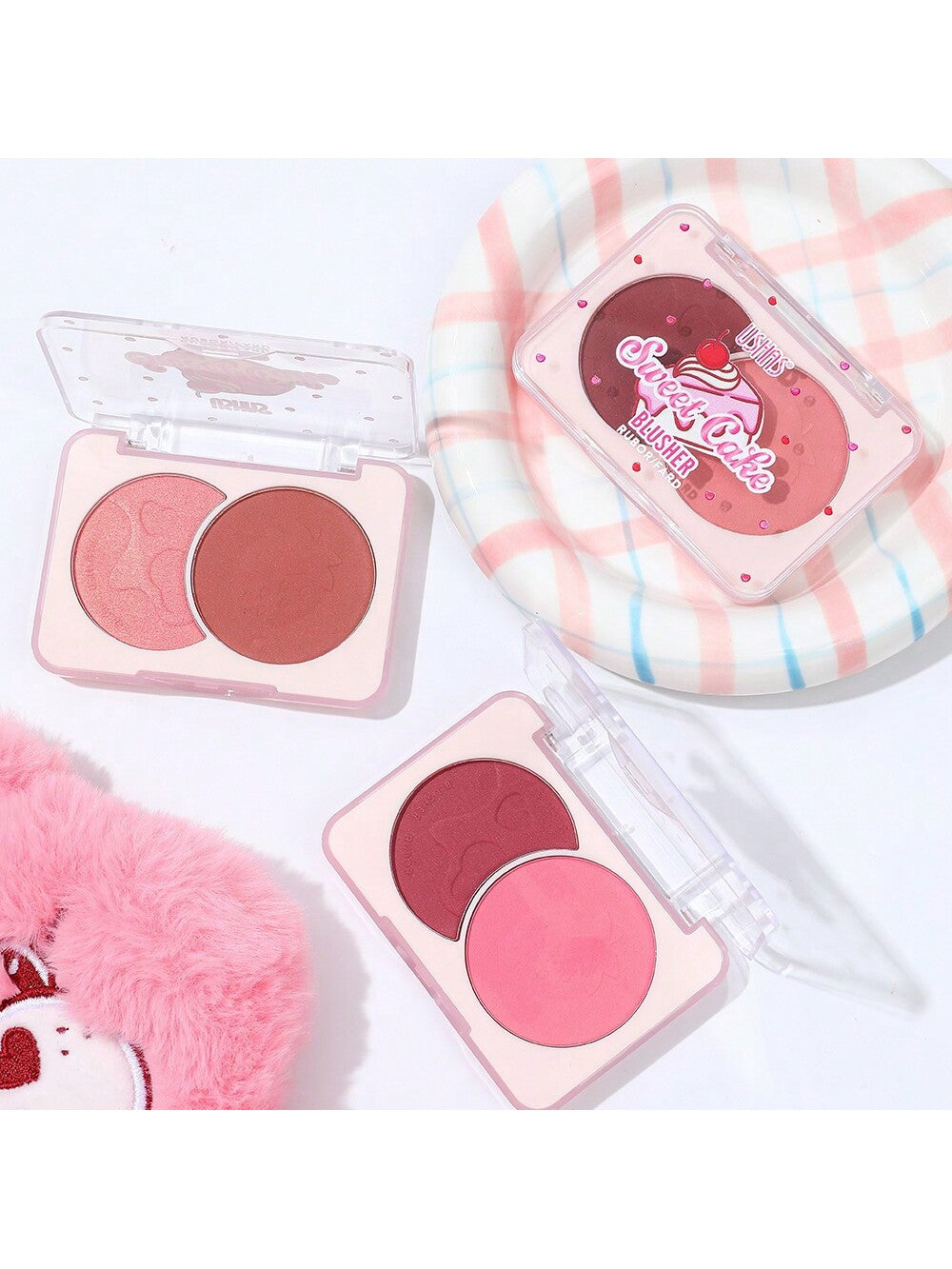 Ushas Waterproof Two-Color Blusher Disc - Matte Finish for All Skin Tones #03 #02