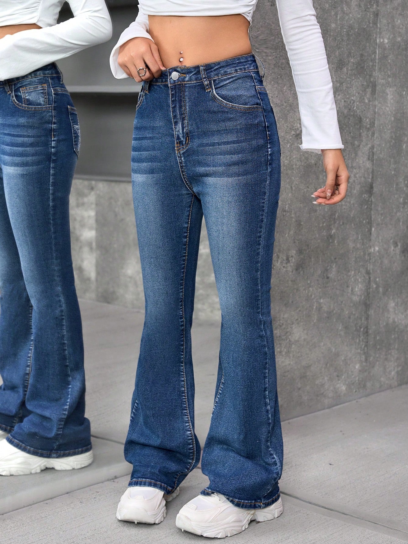 Starry Style: Crystal-Embellished Denim Flare Jeans for Trendy Teenage Girls