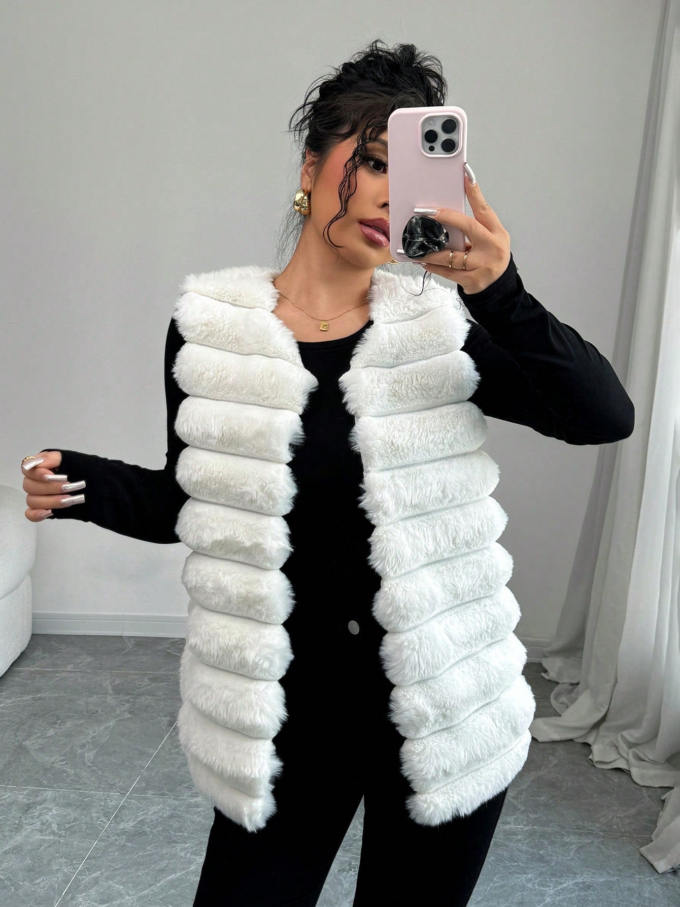 Chic and Cozy: SHEIN Women's Sleeveless Fluffy Jacket for Autumn & Winter S M