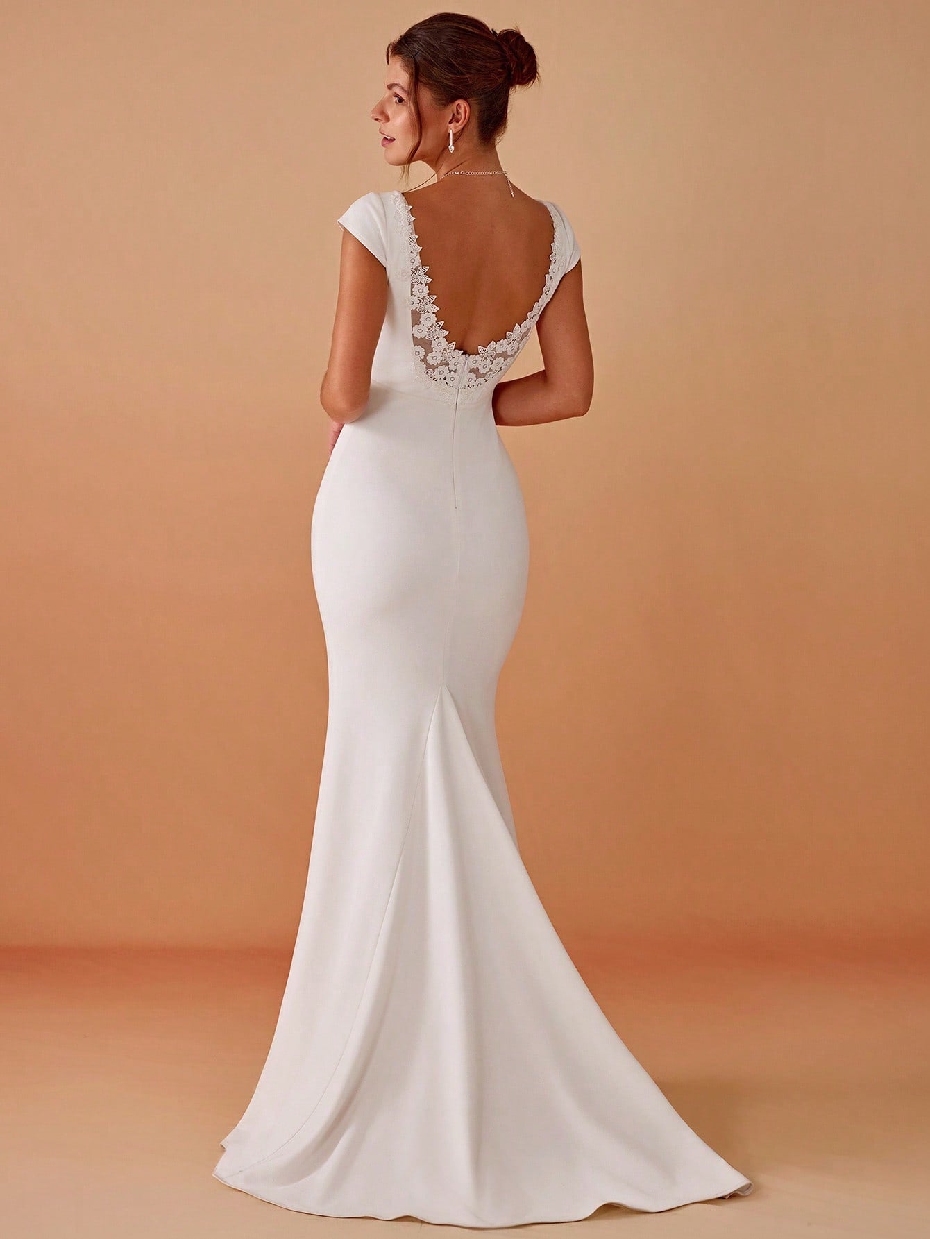 Elegant Minimalist Backless Wedding Dress with Lace Patchwork and V-Back Design