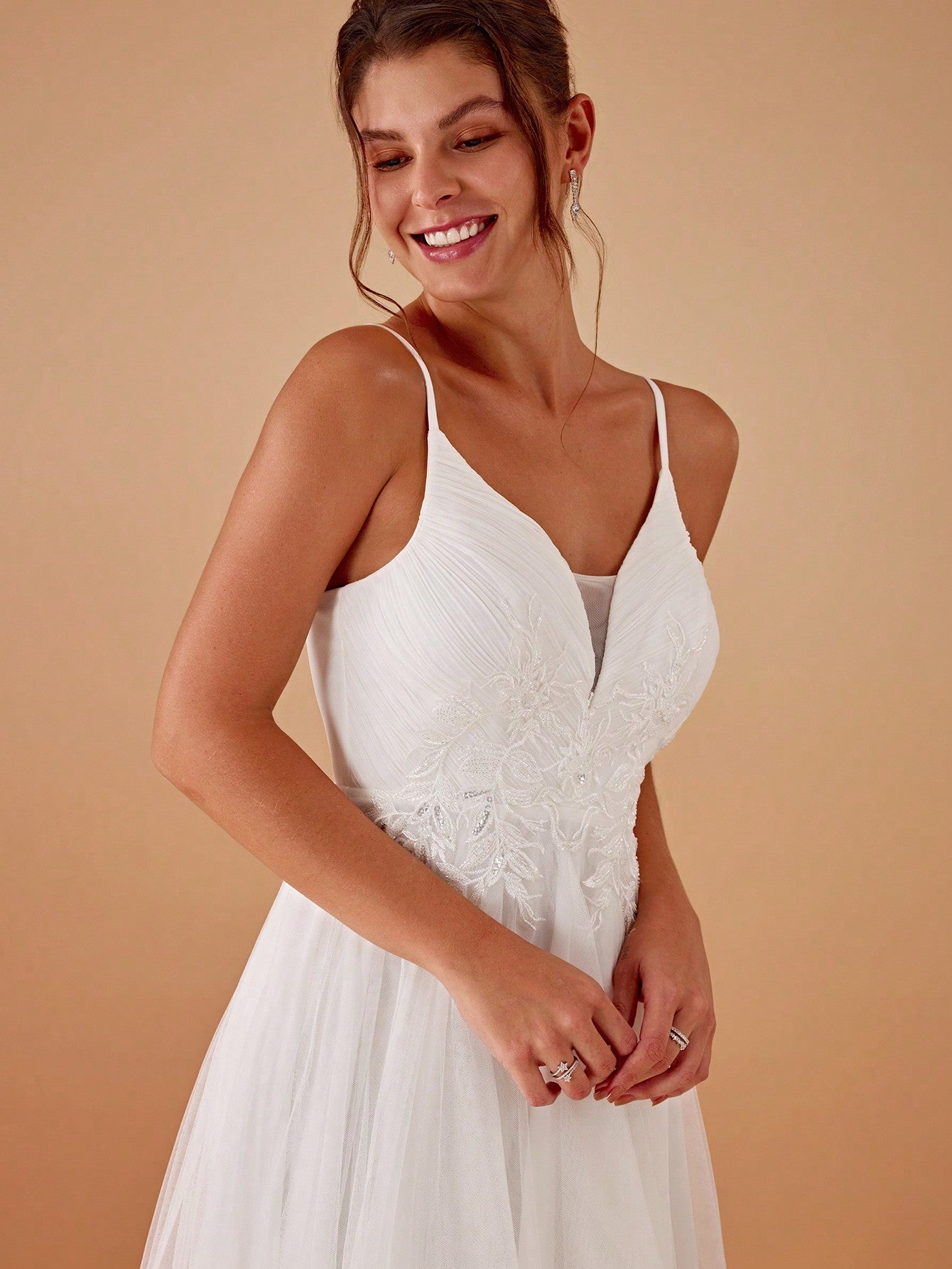 Enchanting Appliqué High-Low Cami Wedding Dress – Elegant Bridal Style S M L S-M-L-XL-XXL-