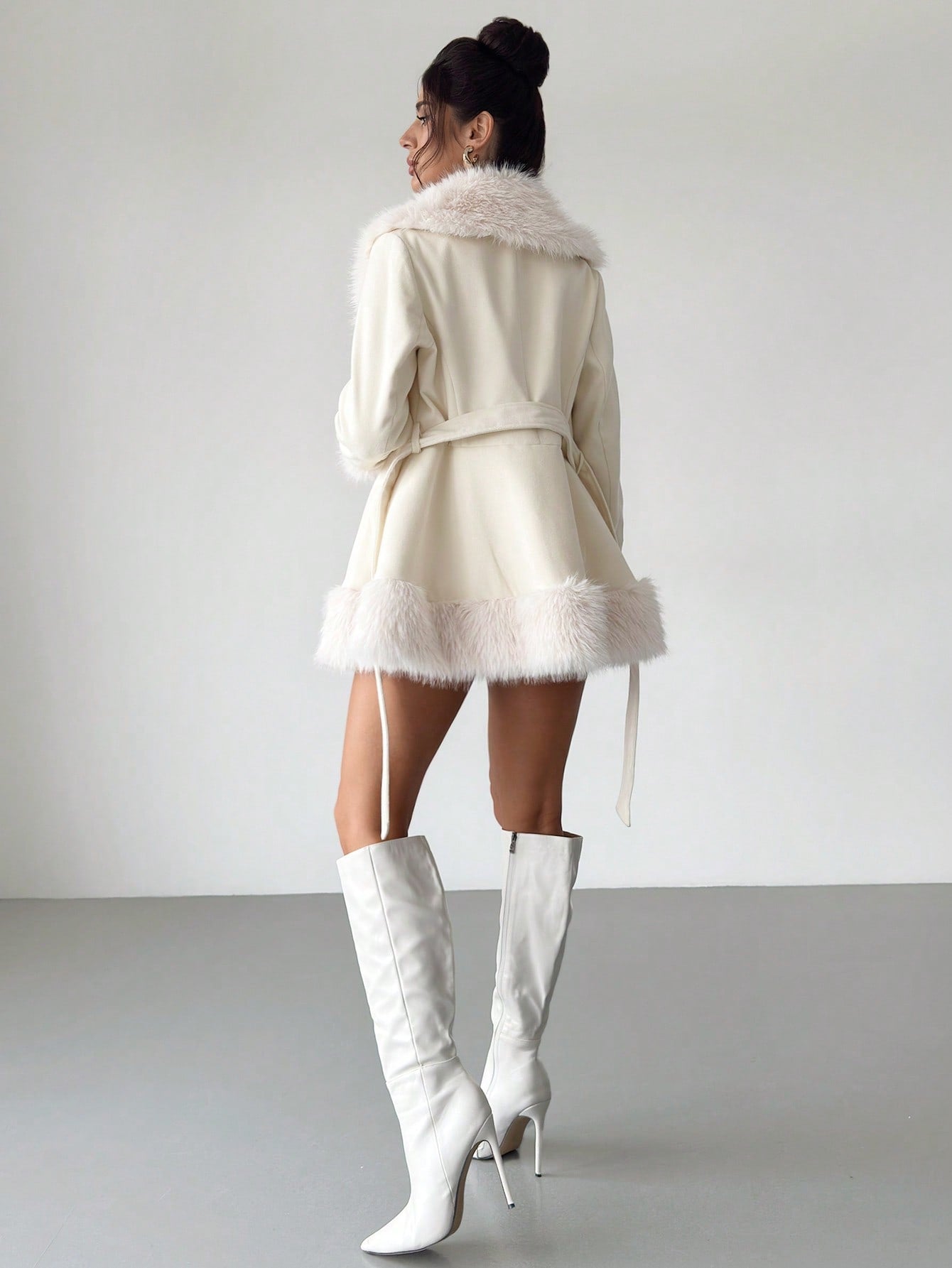Chic Winter Elegance: Plush Beige Fur Coat for Stylish Holiday Gatherings