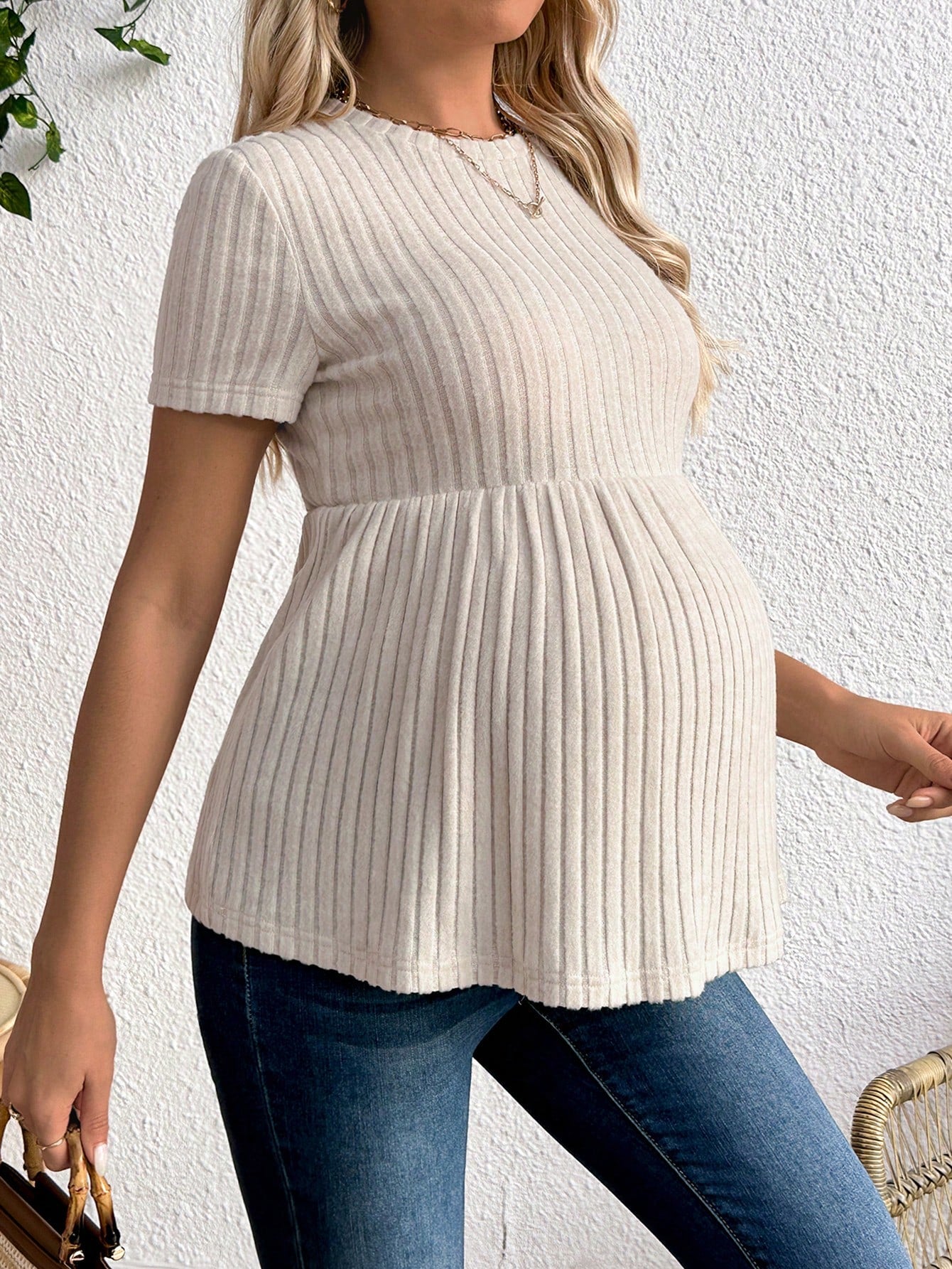 Chic & Comfortable Maternity Short Sleeve Top - Solid Color Round Neck Casual Style XS S