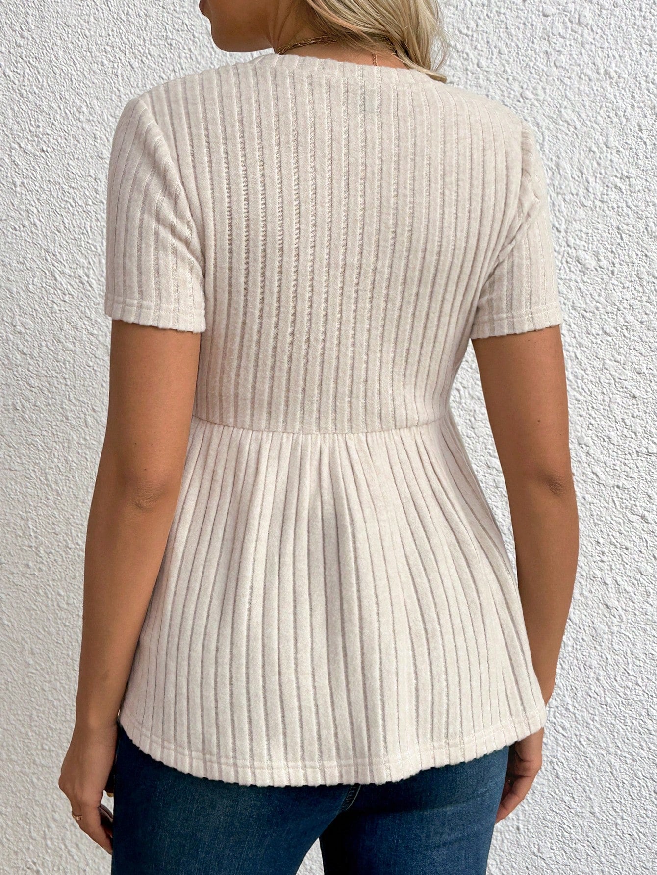 Chic & Comfortable Maternity Short Sleeve Top - Solid Color Round Neck Casual Style XS S