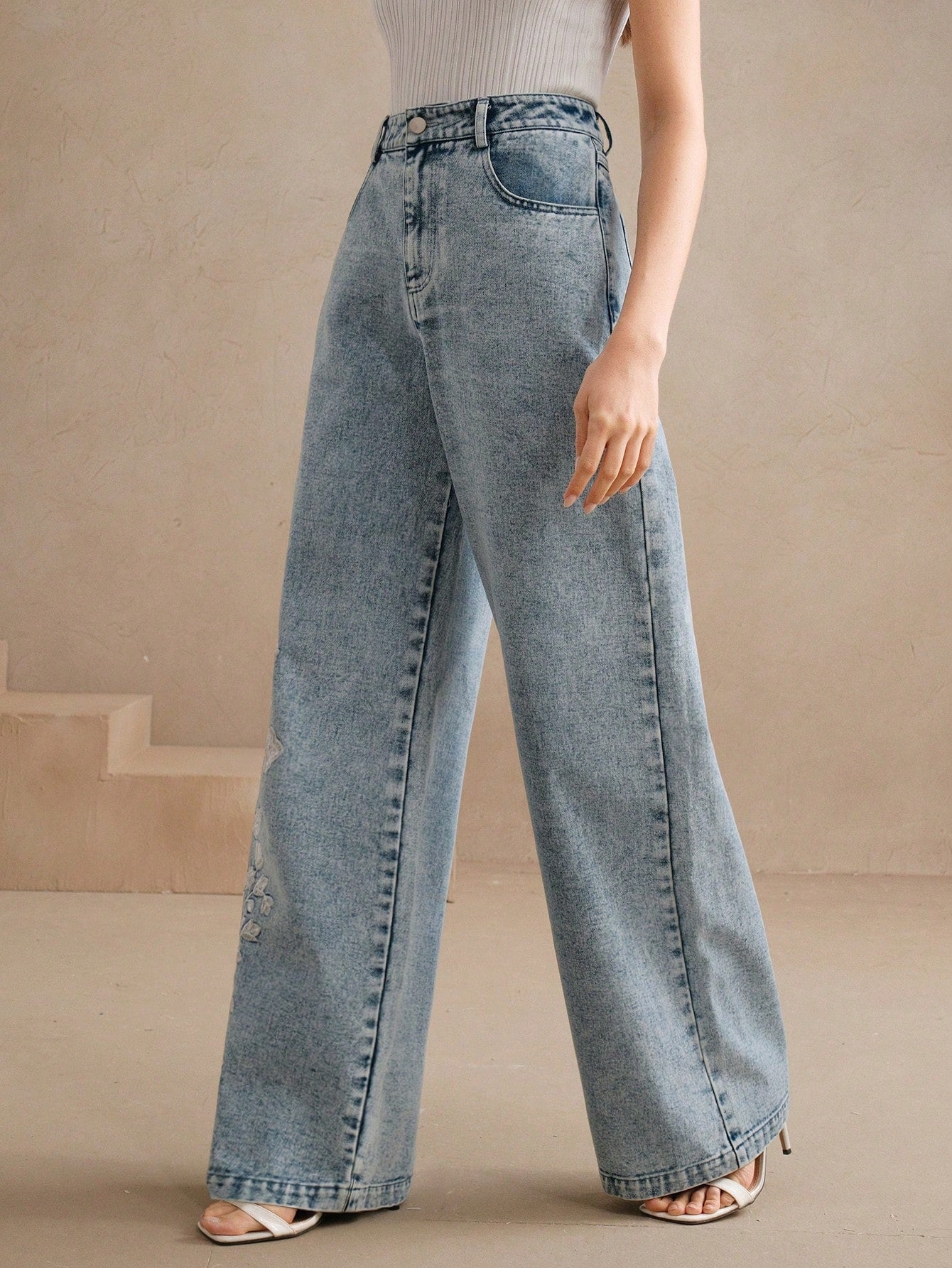 Elegant Floral Embroidered Long Pants for Women – Perfect Vacation Style S M L S-M-L-XL-