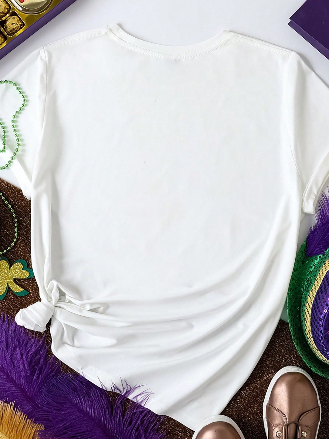 Plus Size Mardi Gras Casual White T-Shirt - Relaxed Fit for Festive Comfort 0XL 1XL