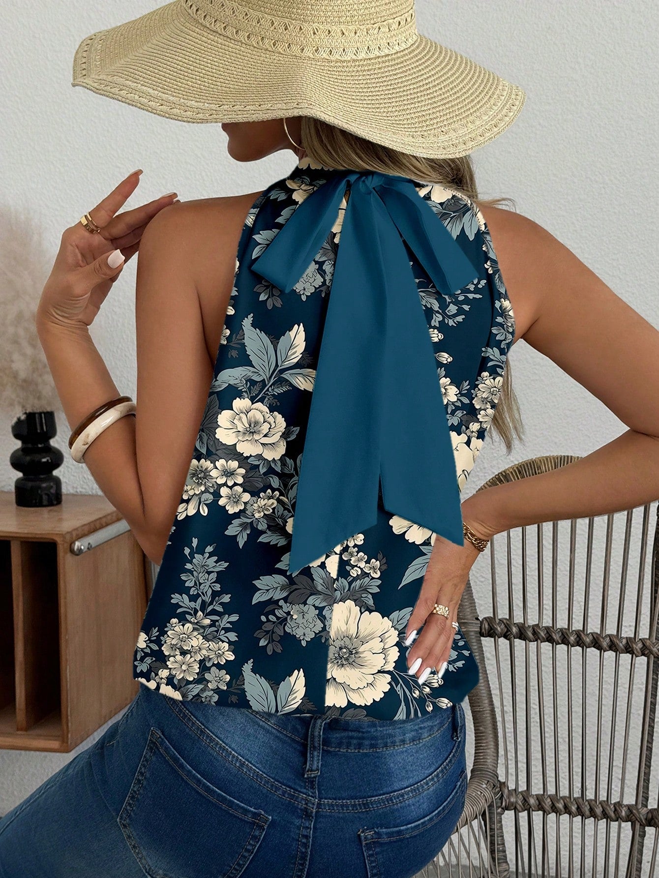 Vibrant Blue Floral Print Sleeveless Blouse for Women - Perfect Spring