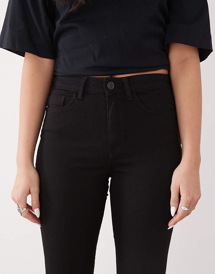 https://images.asos-media.com/products/noisy-may-sallie-high-waisted-flare-jeans-in-black/201351181-5?$n_750w$&wid=750&fit=constrain