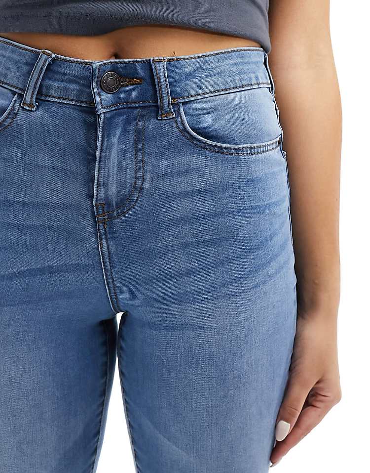 https://images.asos-media.com/products/noisy-may-sallie-high-waisted-flare-jeans-in-light-blue/204825939-5?$n_750w$&wid=750&fit=constrain