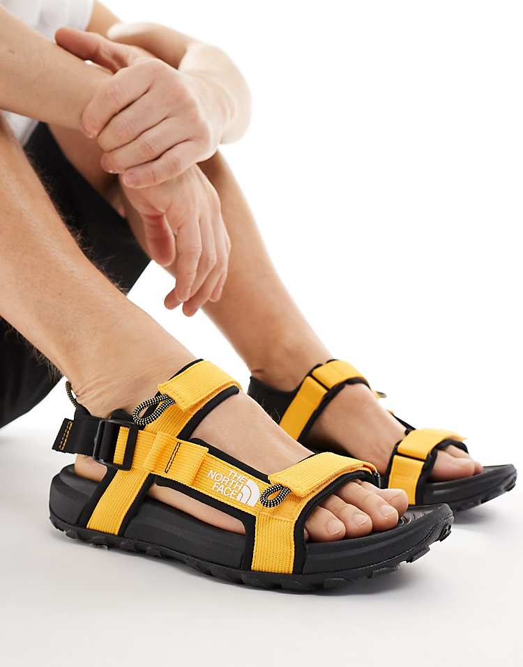 https://images.asos-media.com/products/the-north-face-explore-camp-sandal-in-black-and-gold/205751457-4?$n_750w$&wid=750&fit=constrain